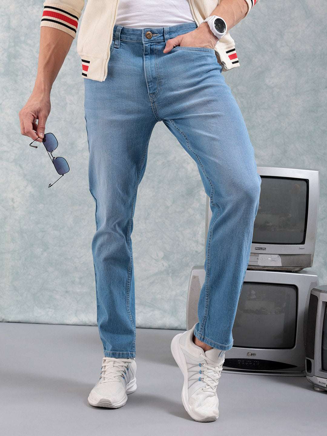 Men's Light Blue Slim Fit Solid Casual Jeans