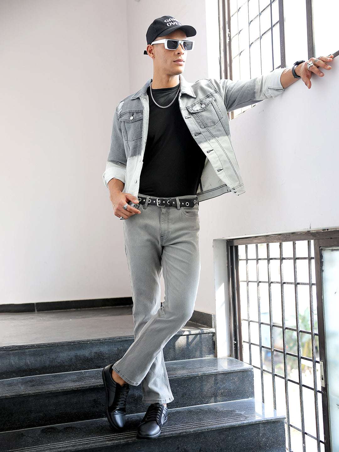 Men's Grey Bootcut Solid Mid-Rise Stretchable Jeans
