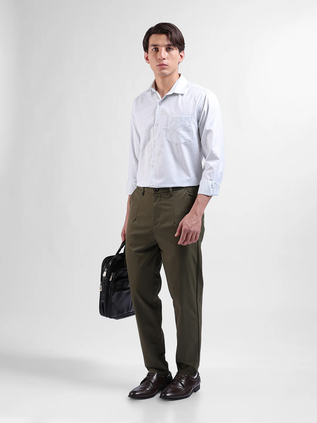 Men's Olive Relaxed Fit Solid Casual Trouser - Image 6