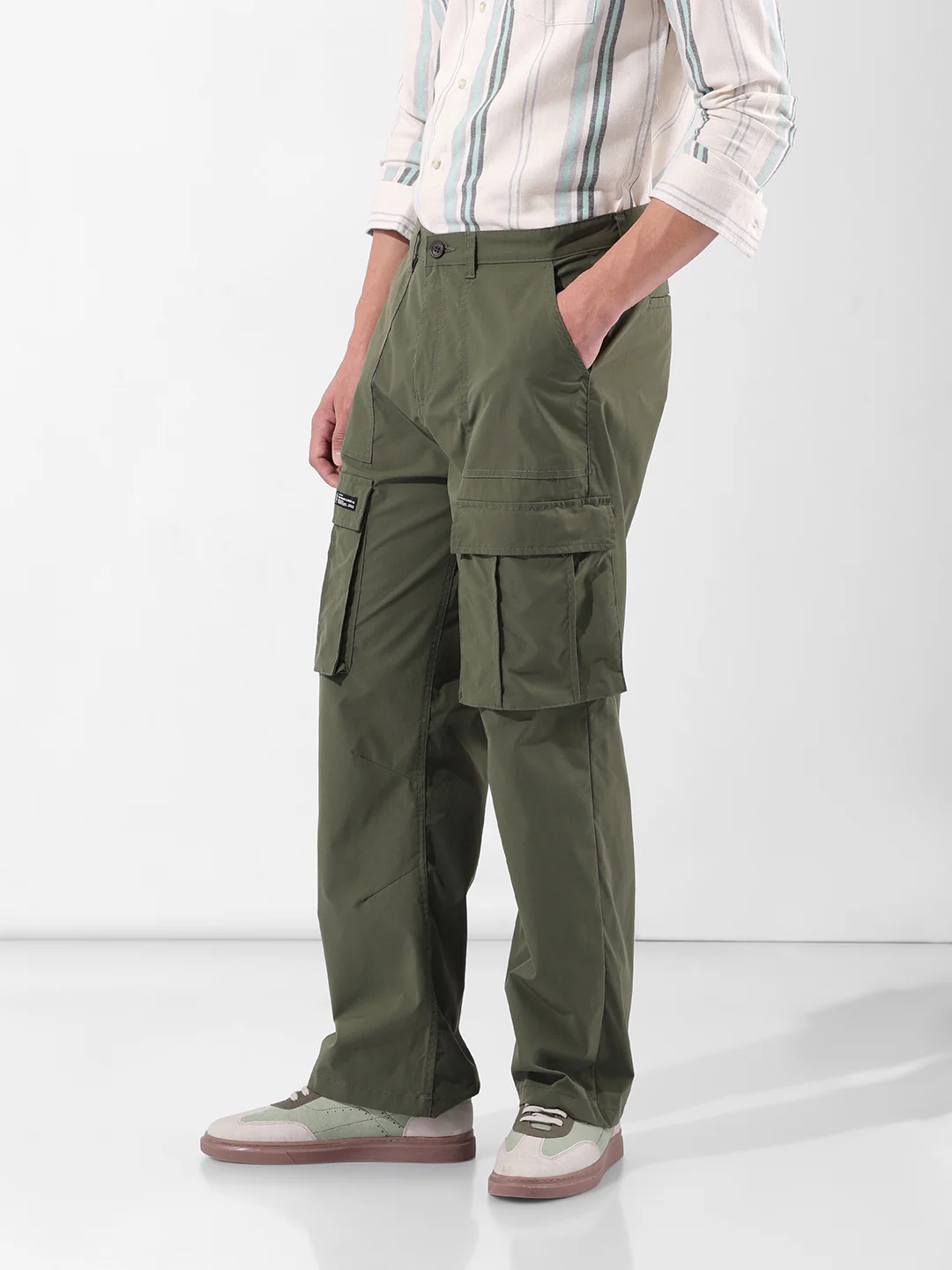 Men's Green Relaxed Fit Textured Utility Cargo - Image 2