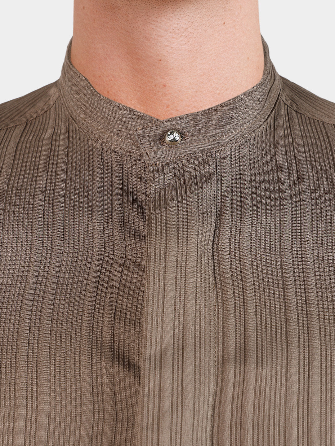 Men's Beige Slim Fit Solid Casual Shirt - Image 3