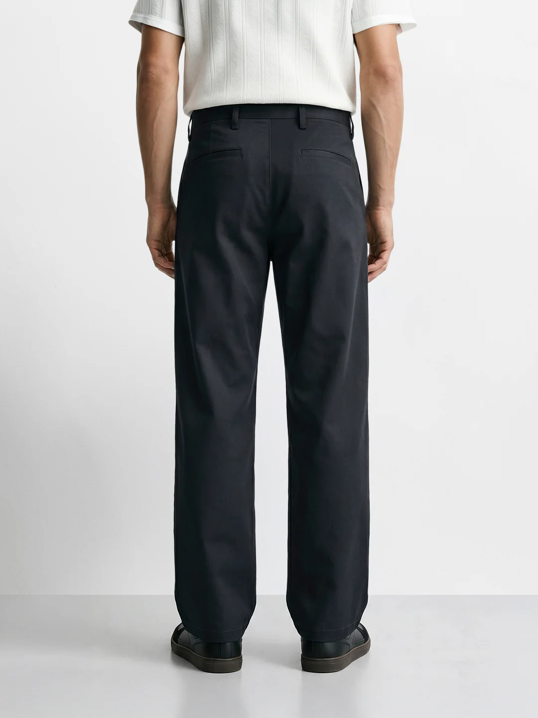 Men's Black Baggy Fit Solid Utility Trousers - Image 5