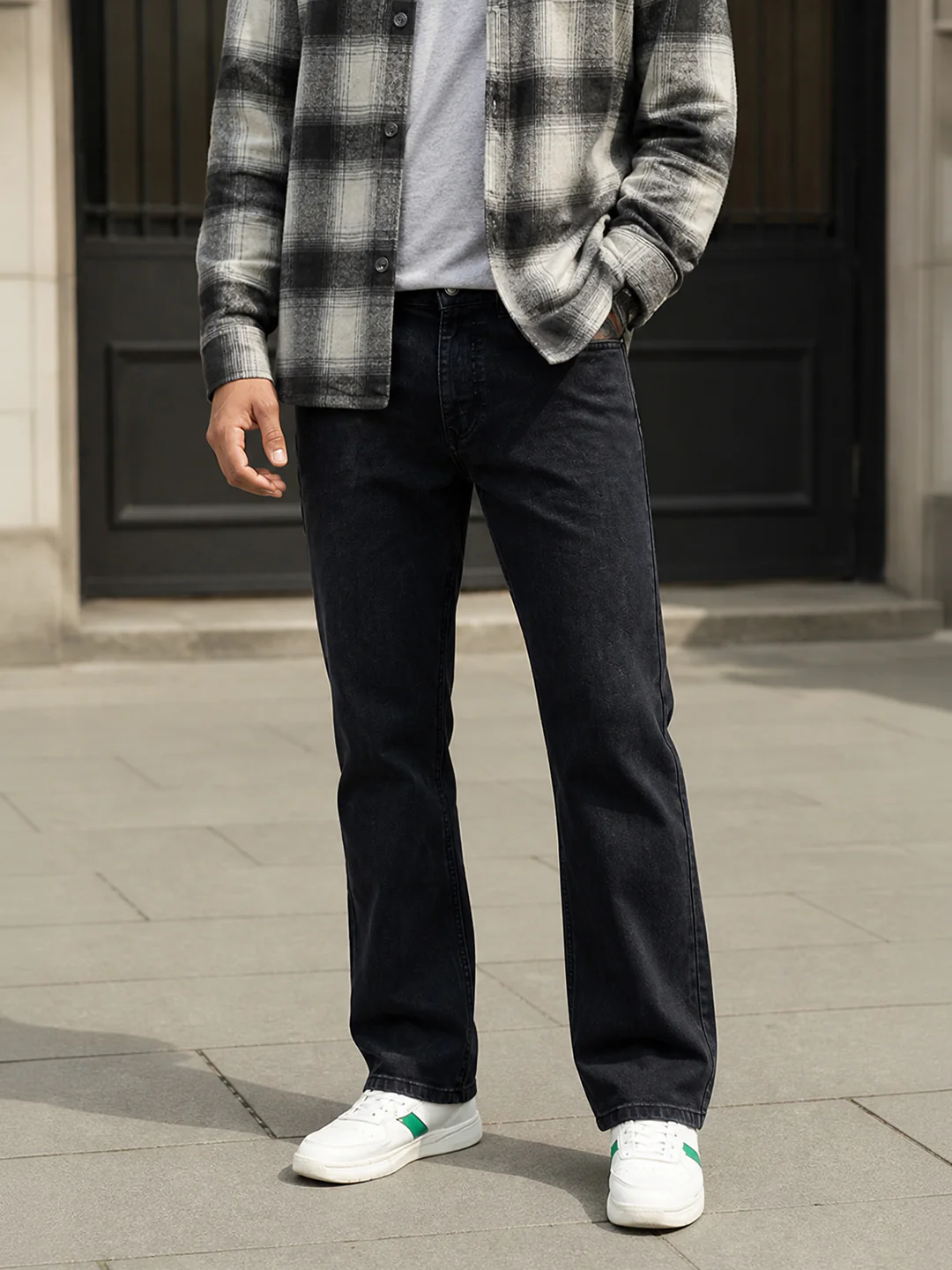 Men's Black Bootcut Fit Solid Casual Jeans