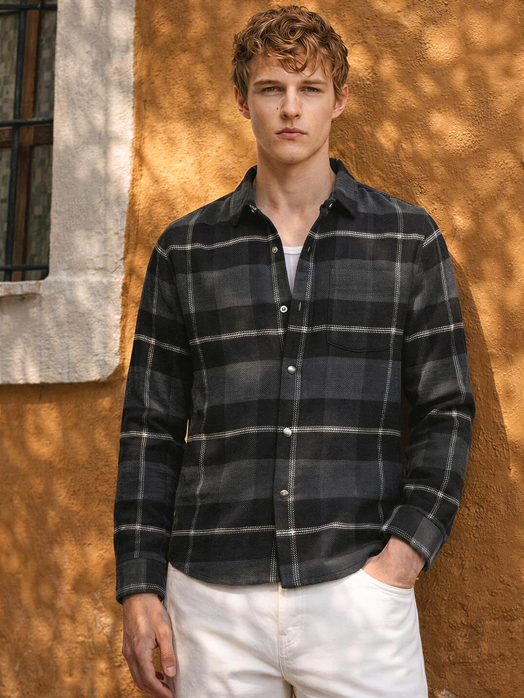 Men's Black Regular Fit Checked Casual Shirt
