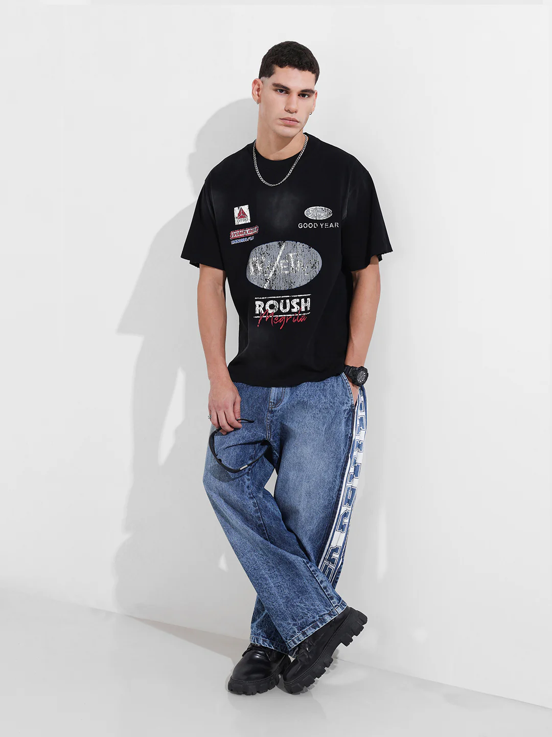 Men's Black Relaxed Fit Graphic Printed 240 GSM Street Wear T-Shirt - Image 4