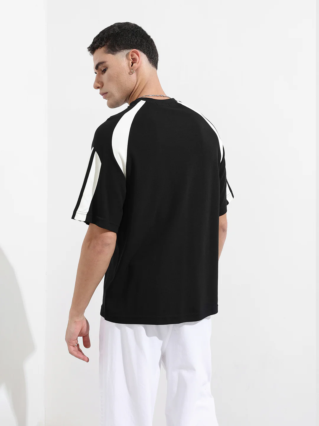 Men's Black Relaxed Fit Graphic Printed 240 GSM Street Wear T-Shirt - Image 6