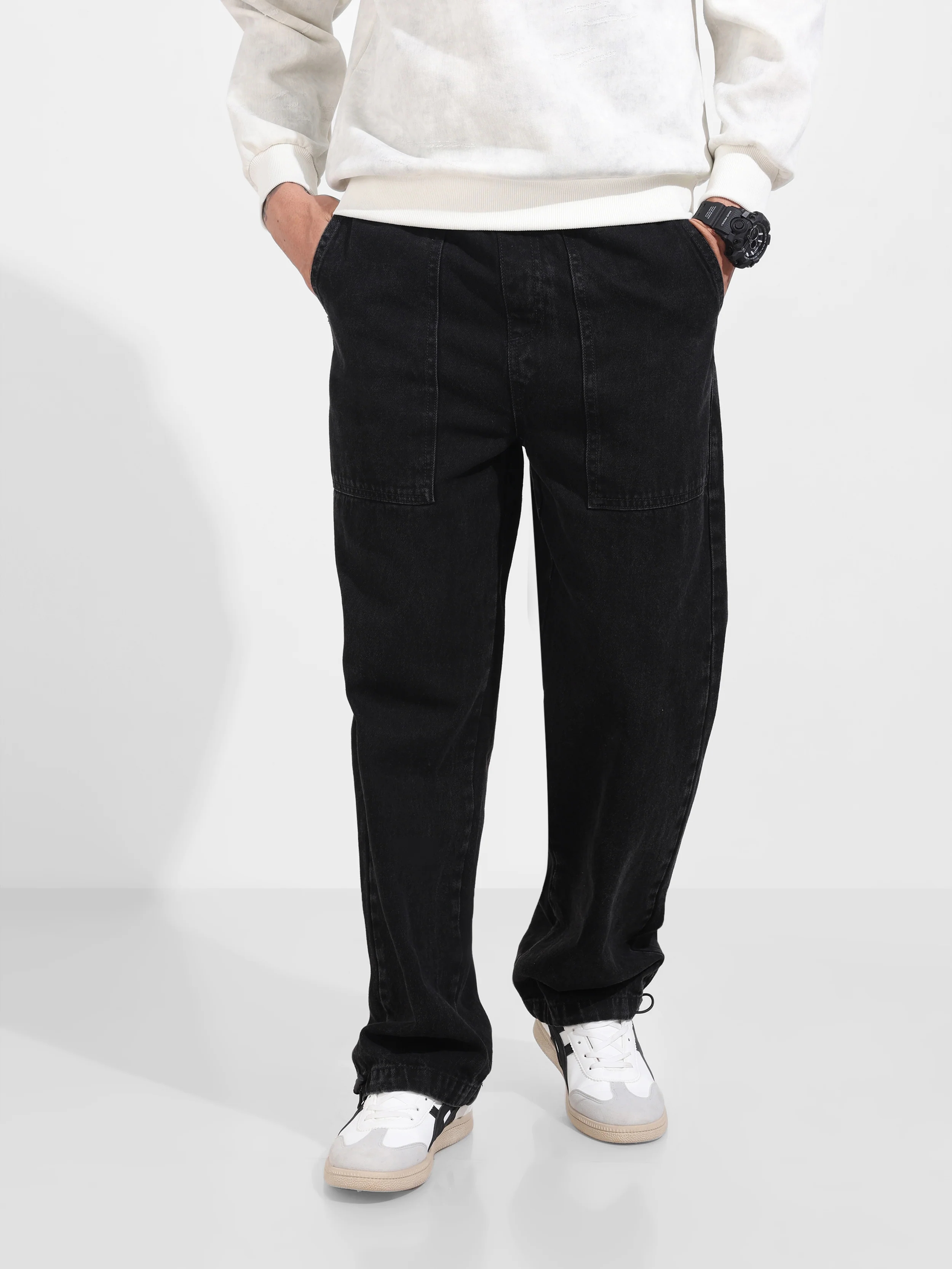 Men's Black Relaxed Fit Solid Casual Jeans