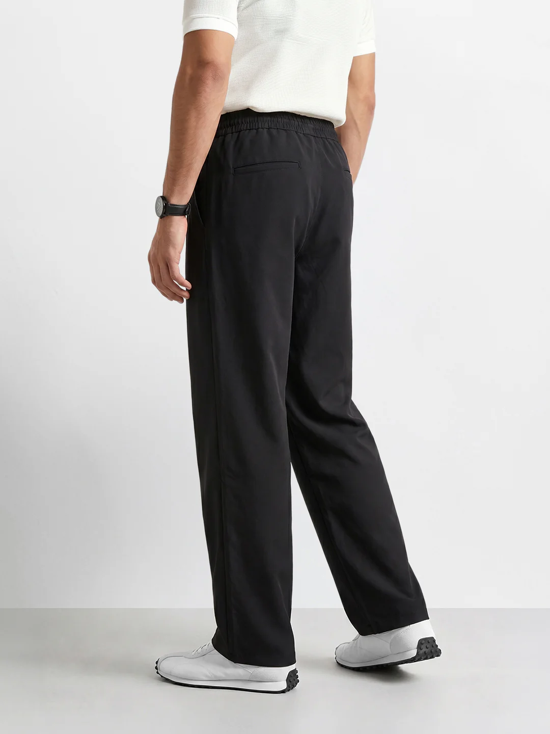 Men's Black Relaxed Fit Solid Casual Jogger - Image 5