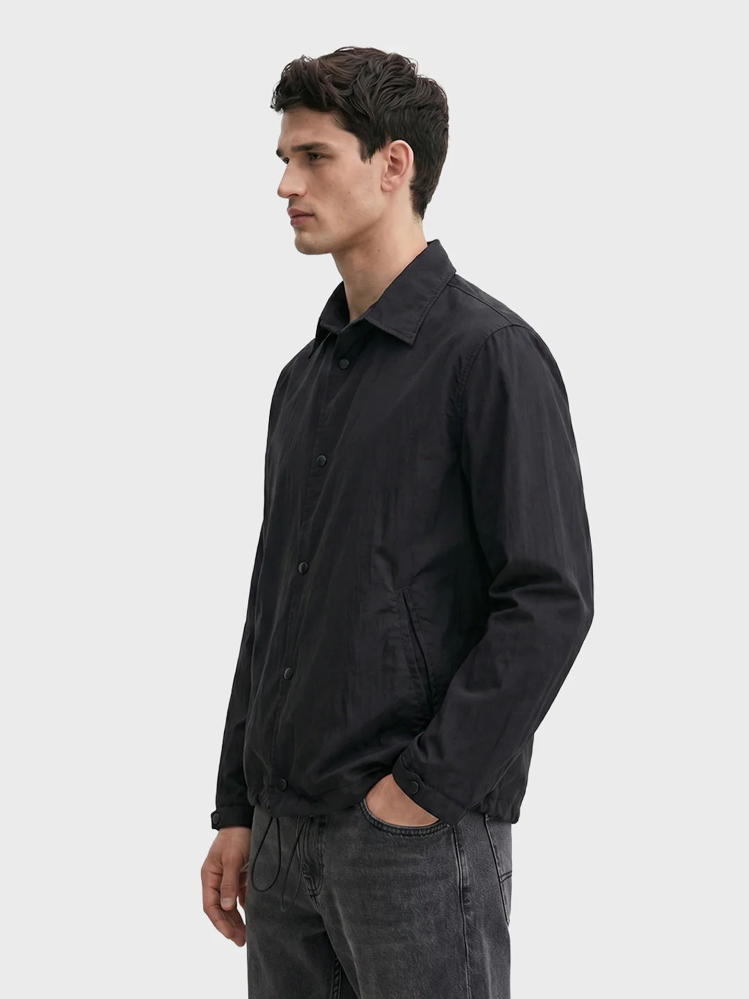 Men's Black Relaxed Fit Solid Casual Shirt - Image 4