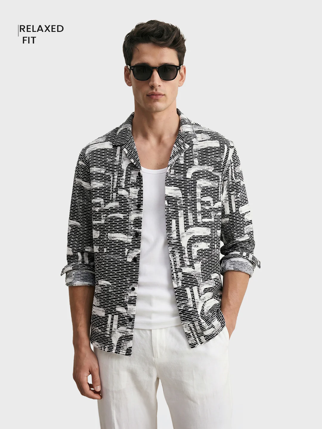 Men's Black Relaxed Fit Solid Casual Shirt - Image 2
