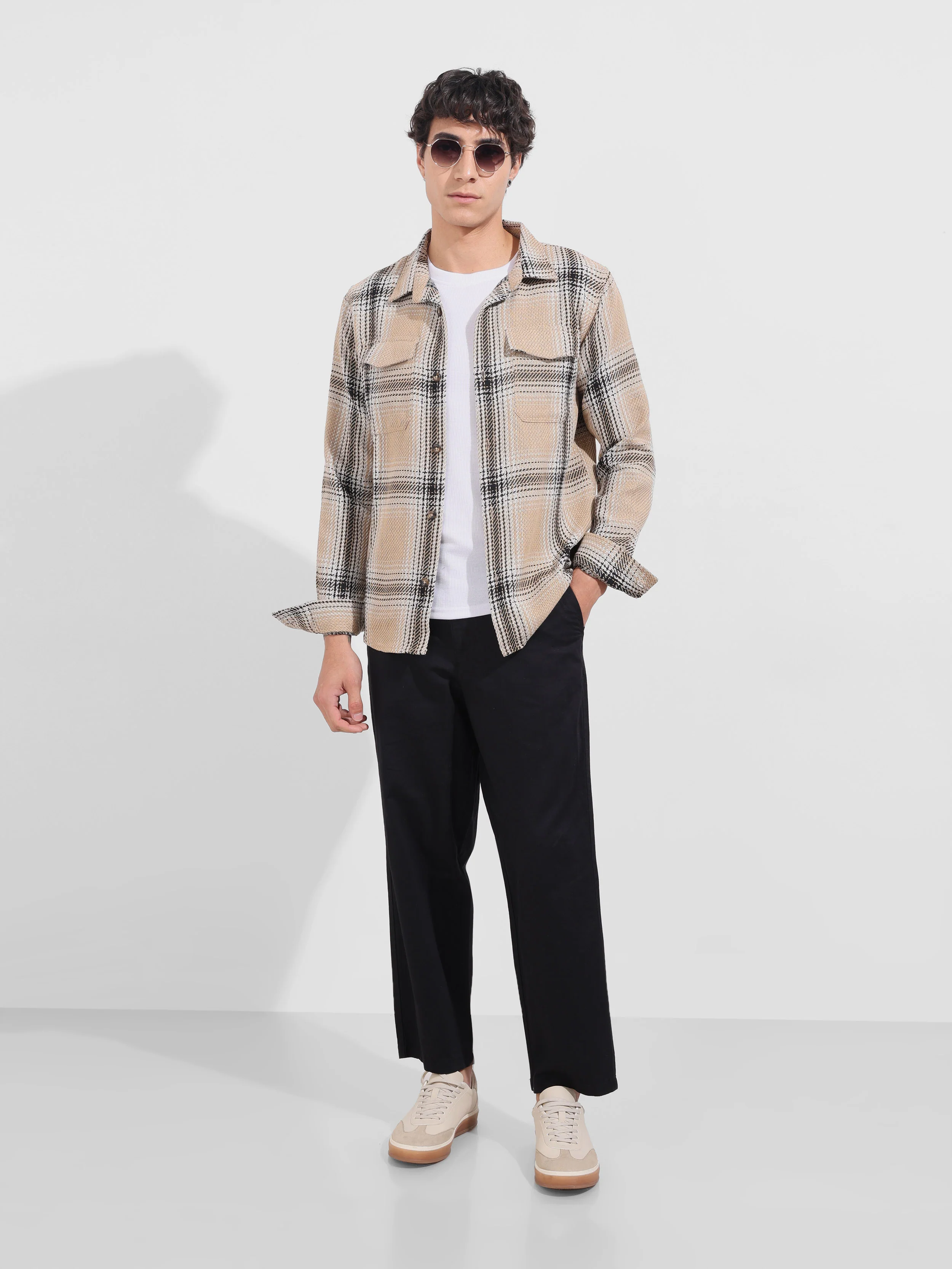 Men's Black Relaxed Fit Solid Casual Trousers - Image 2