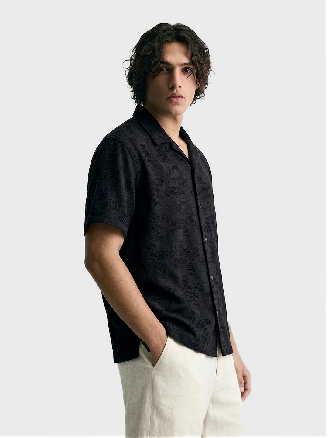 Men's Black Relaxed Fit Solid Casual Shirt - Image 4