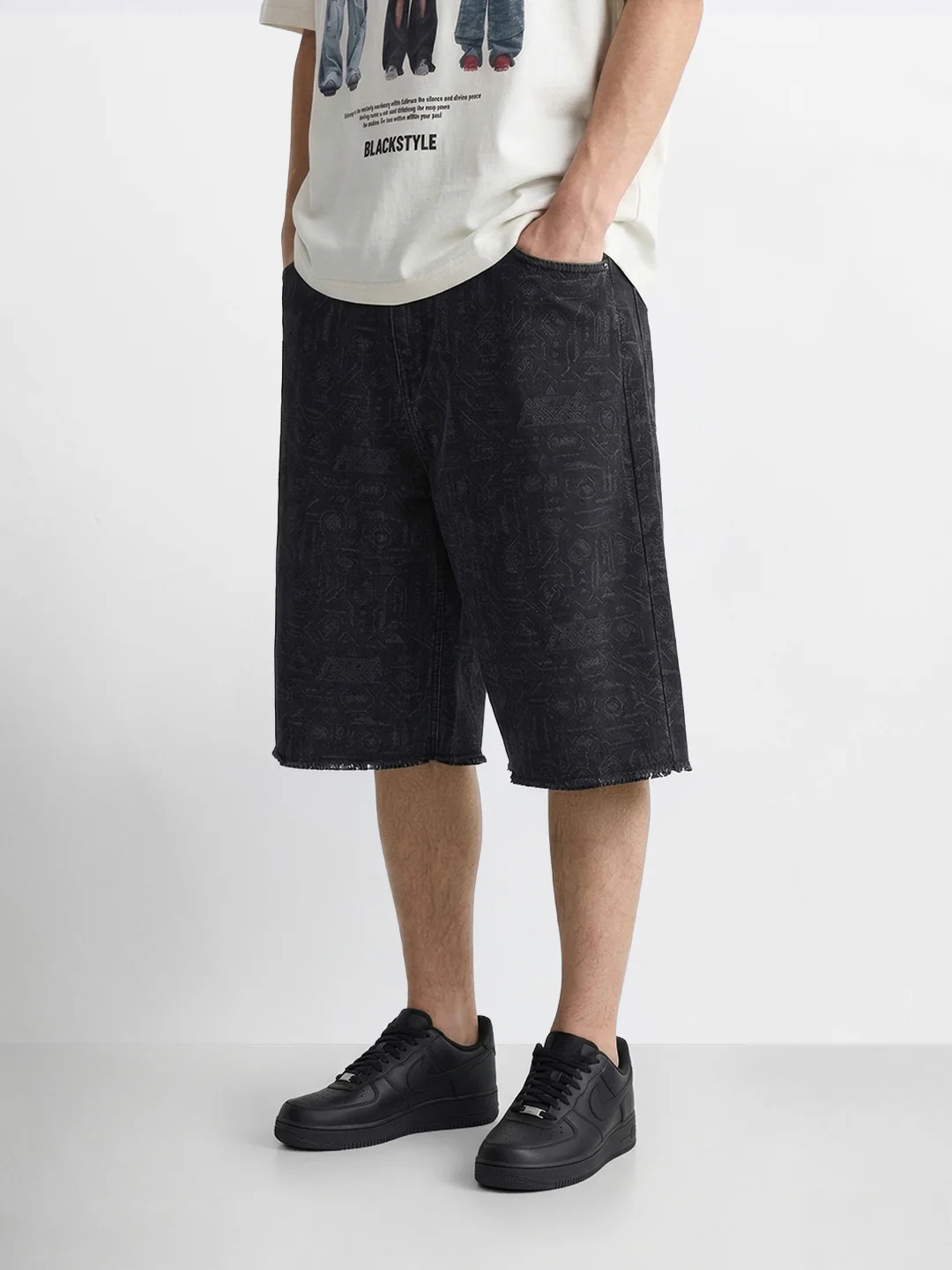 Men's Black Relaxed Fit Tom And Jerry Character Shorts - Image 2