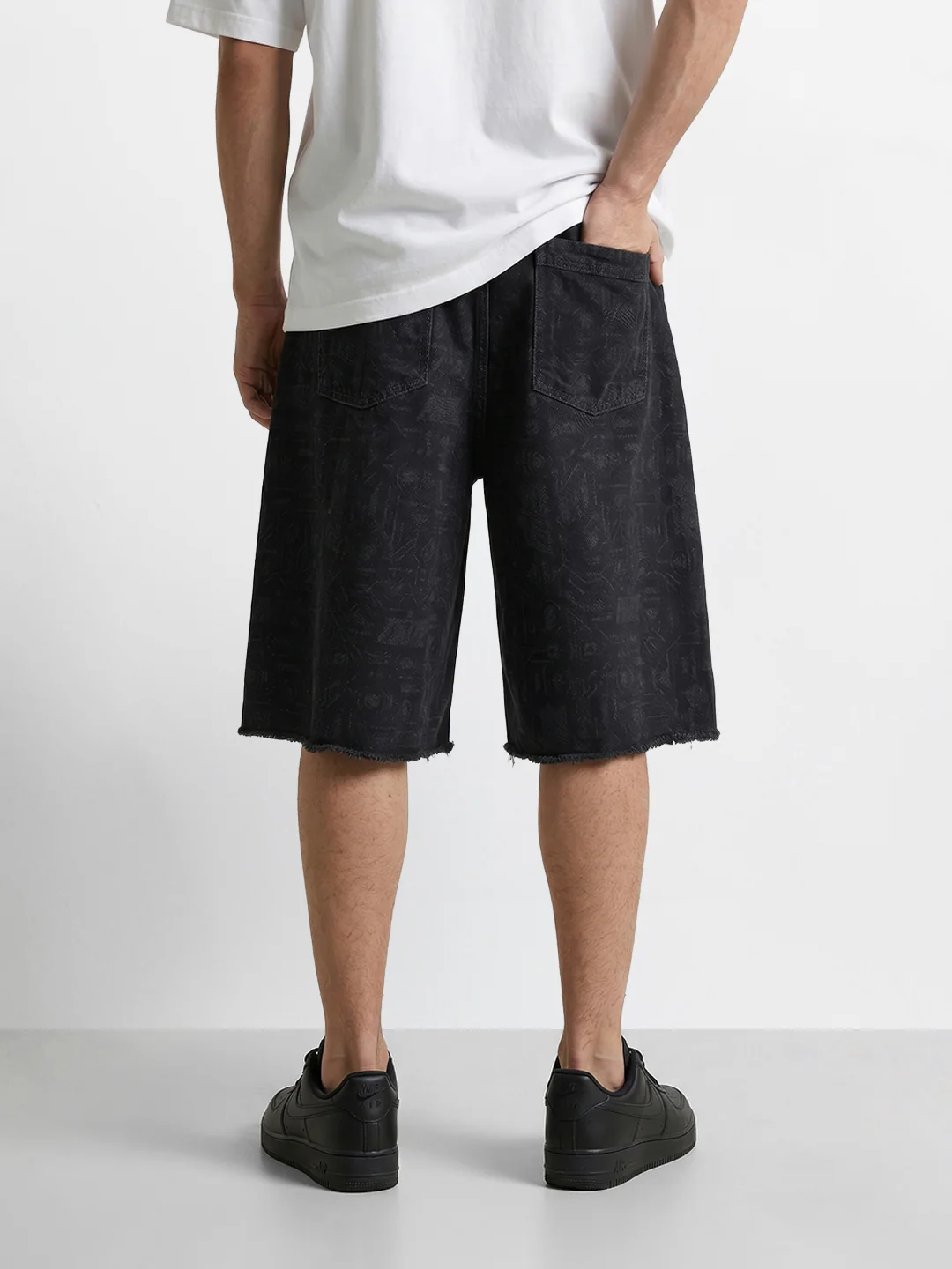 Men's Black Relaxed Fit Tom And Jerry Character Shorts - Image 4