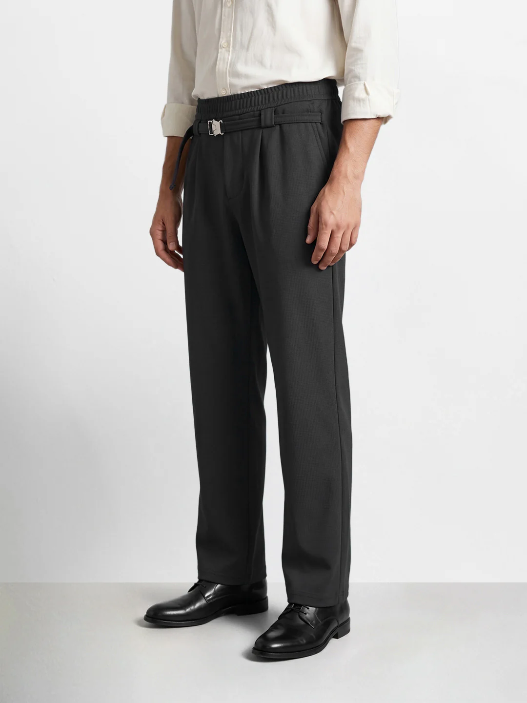 Men's Black Relaxed Staright Fit Solid Casual Trousers - Image 4
