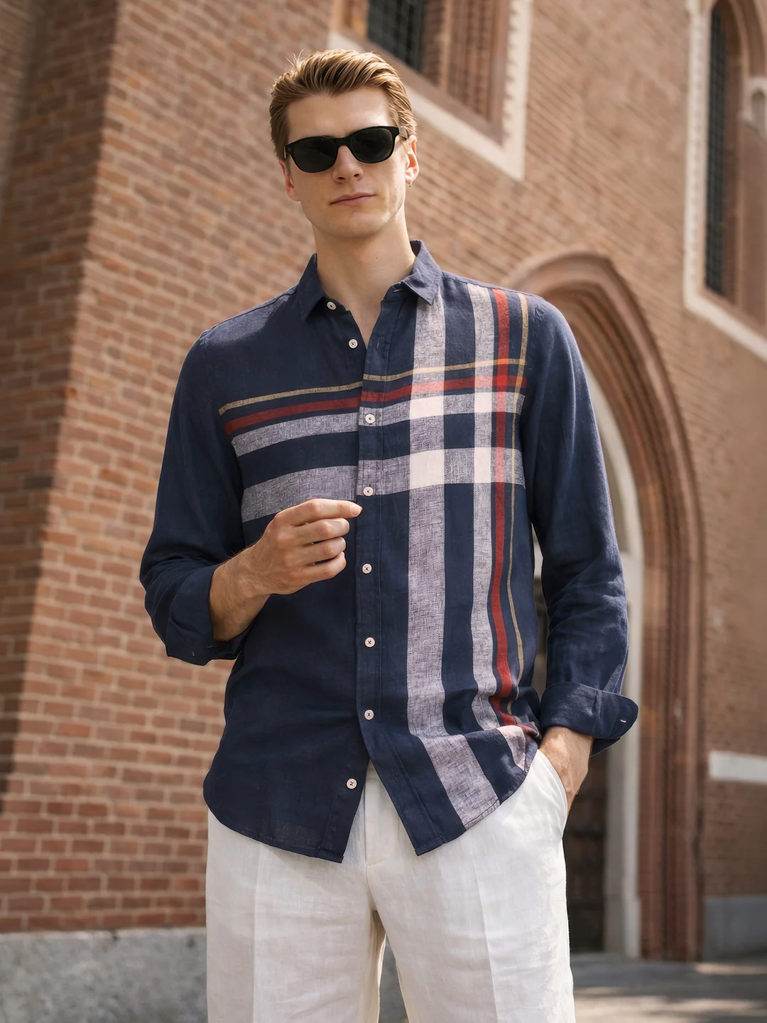 Men's Navy Blue Slim Fit Checked Casual Shirt