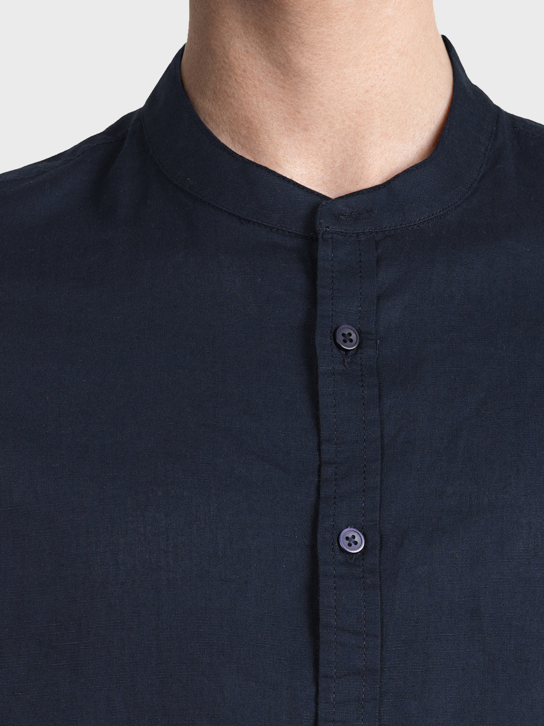 Men's Navy Blue Slim Fit Solid Casual Shirts - Image 7