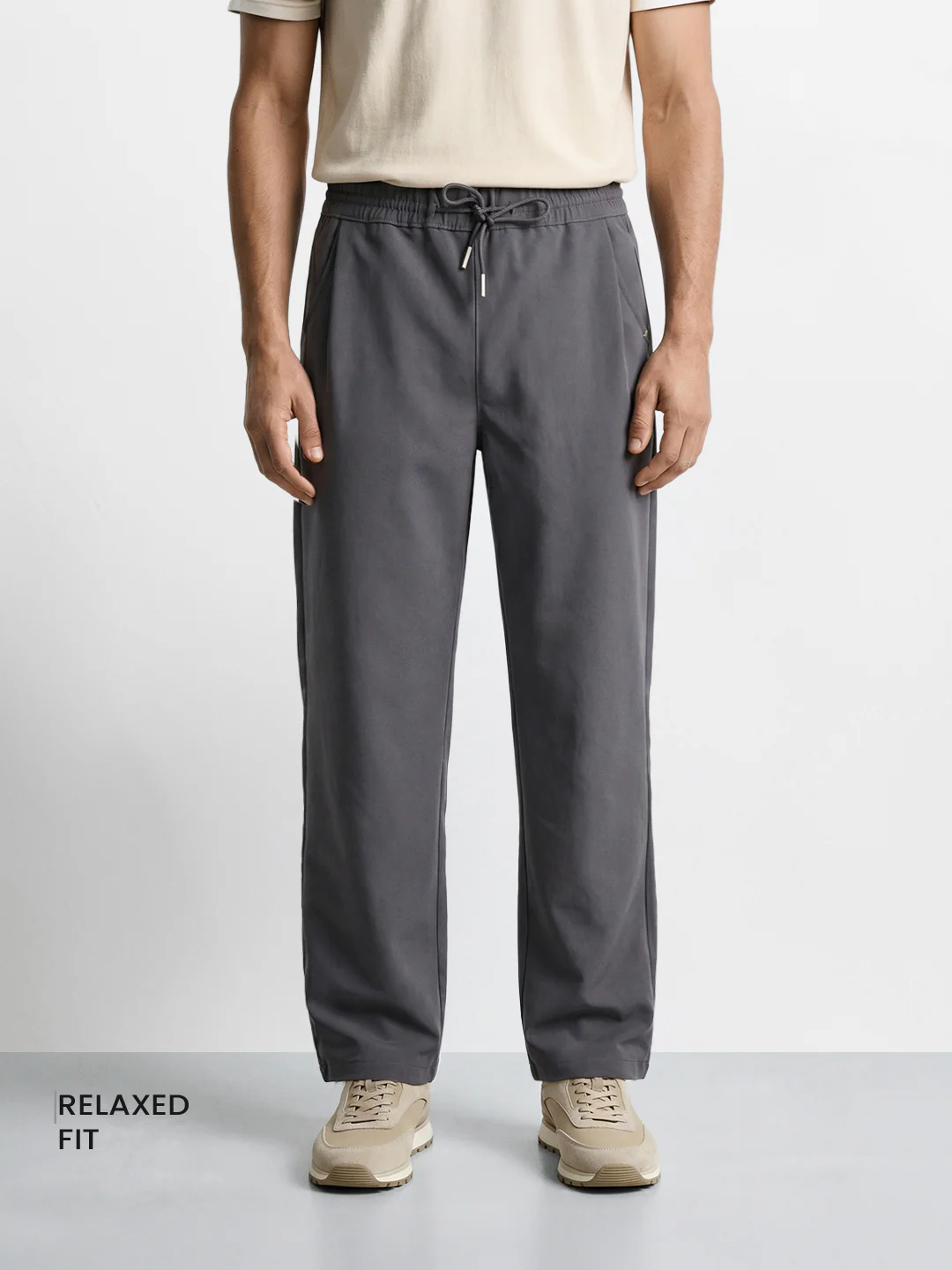 Men's Grey Relaxed Fit Solid Casual Jogger - Image 2