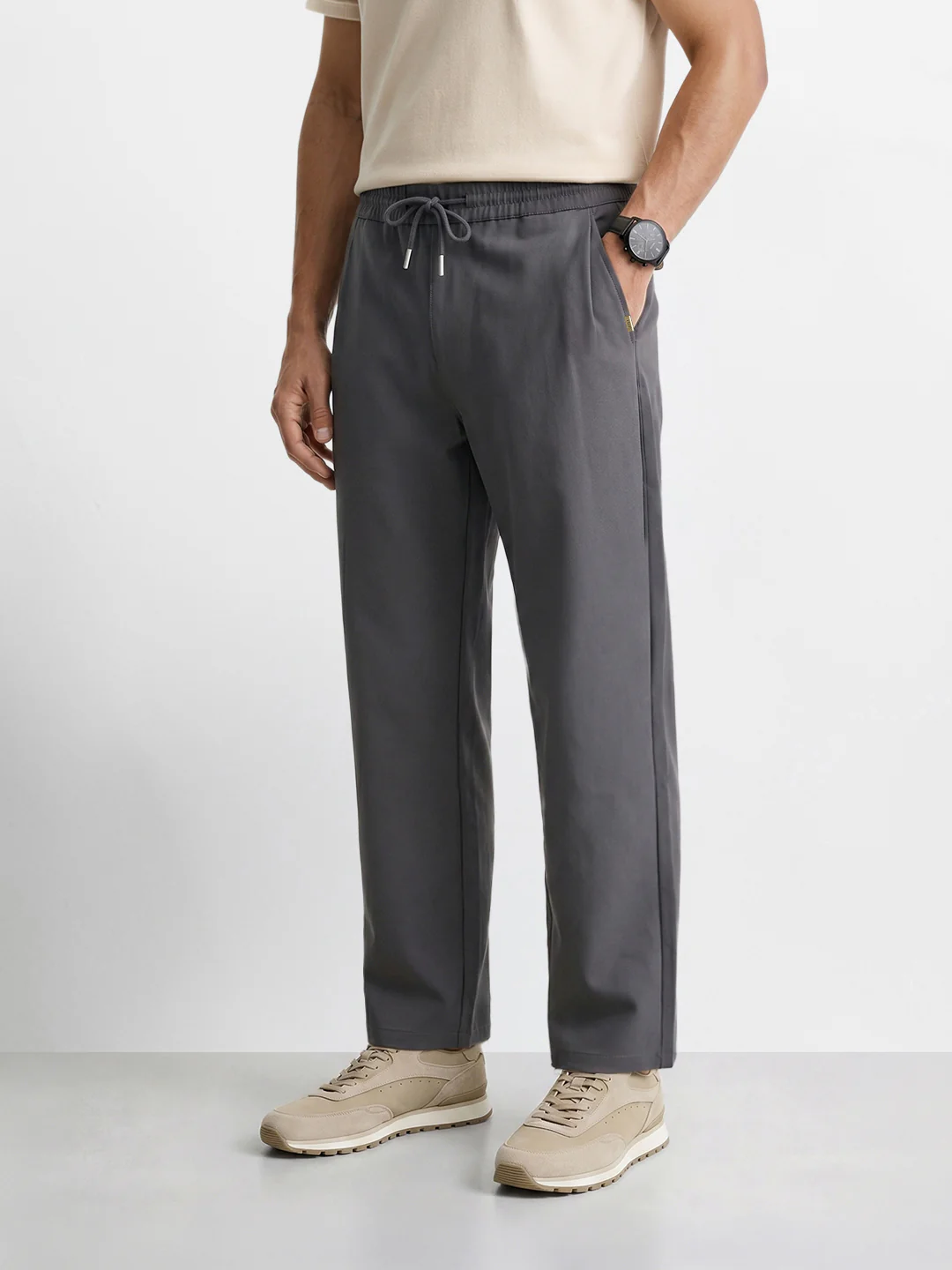 Men's Grey Relaxed Fit Solid Casual Jogger - Image 4