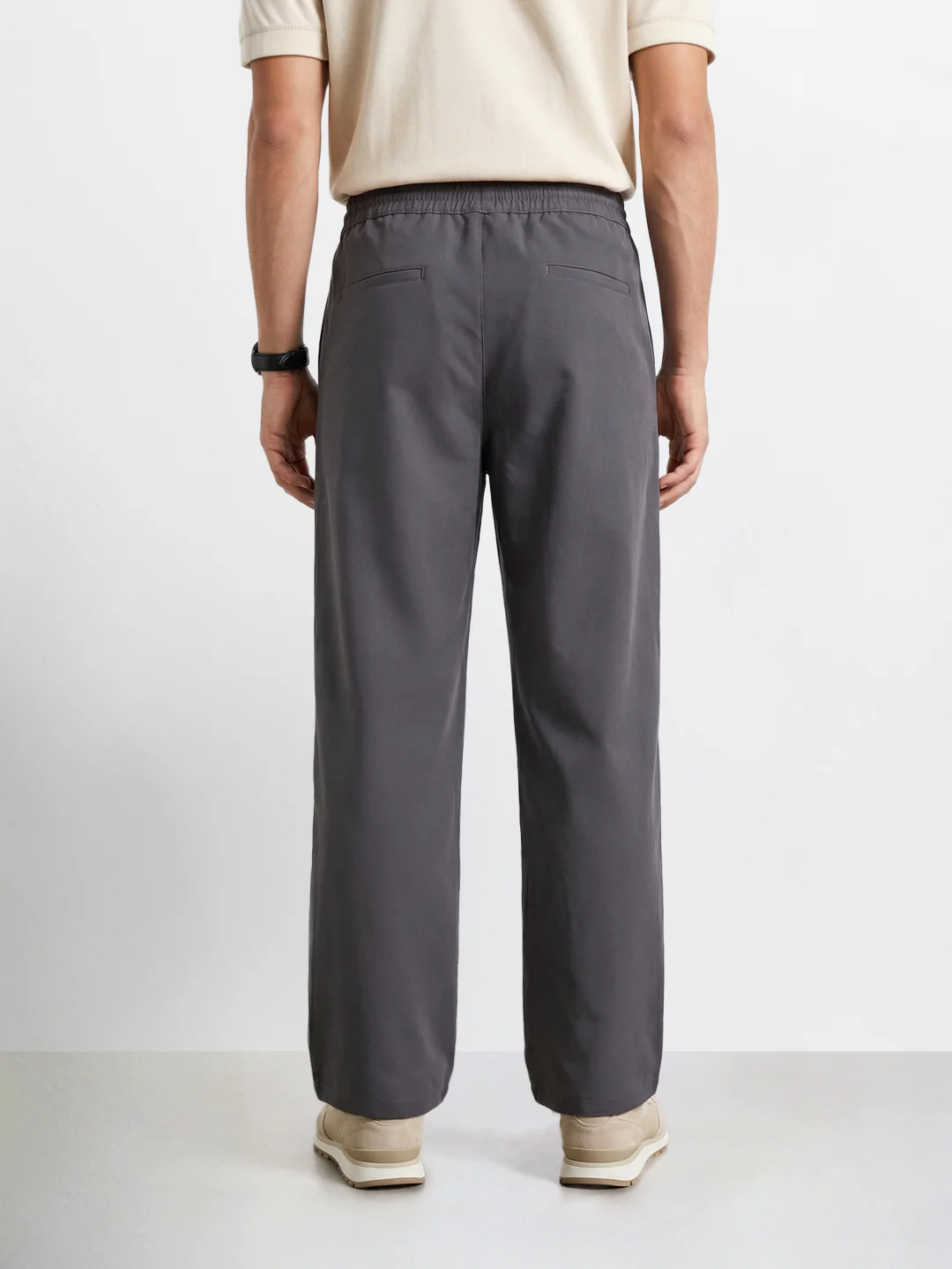 Men's Grey Relaxed Fit Solid Casual Jogger - Image 5