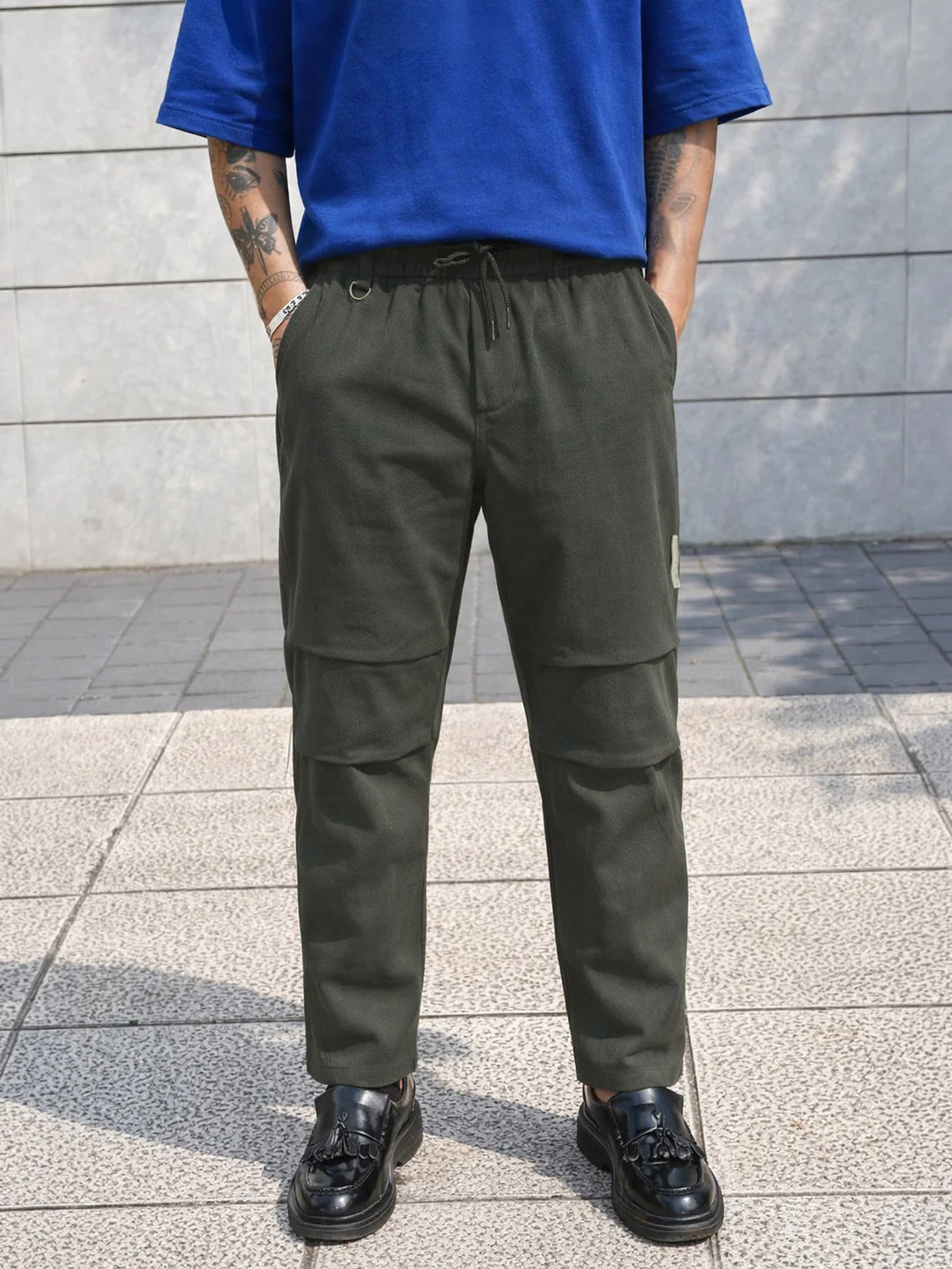 Men's Green Relaxed Fit Solid Utility Joggers