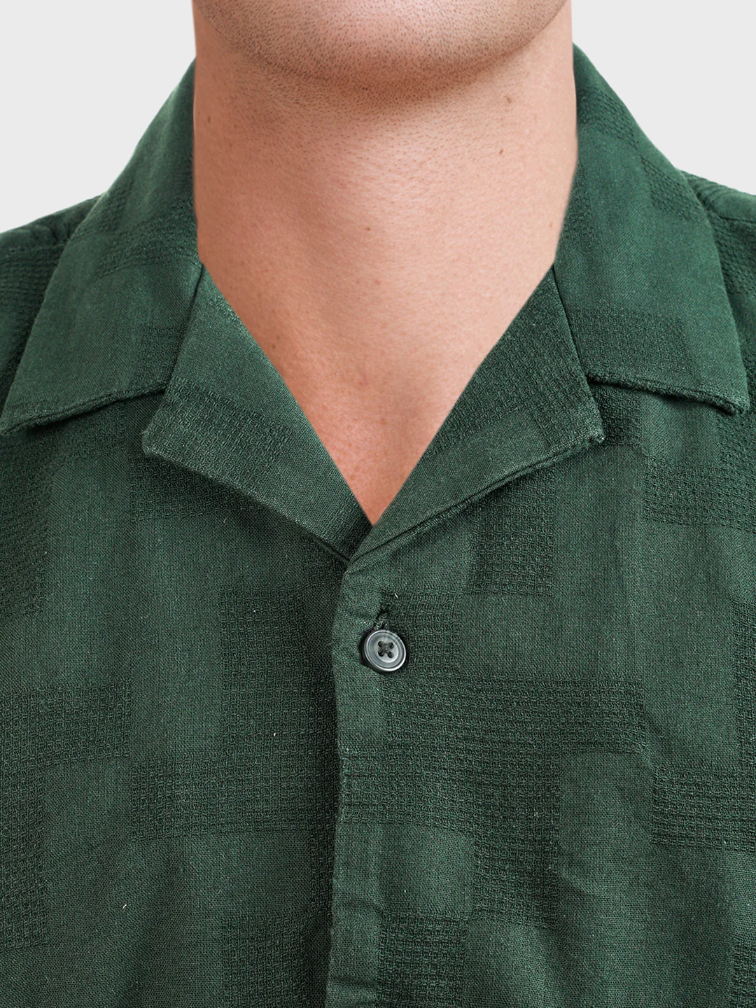 Men's Green Relaxed Fit Solid Casual Shirt - Image 3