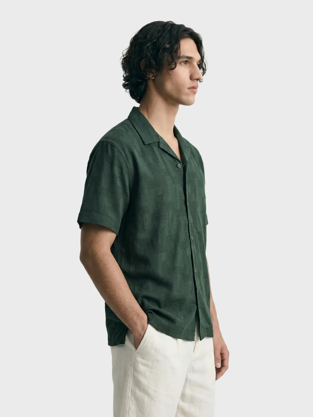 Men's Green Relaxed Fit Solid Casual Shirt - Image 4