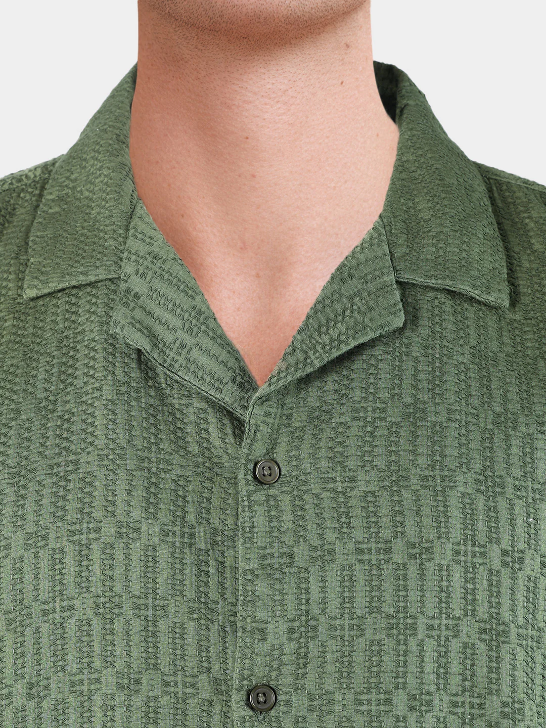 Men's Green Relaxed Fit Solid Casual Shirt - Image 3