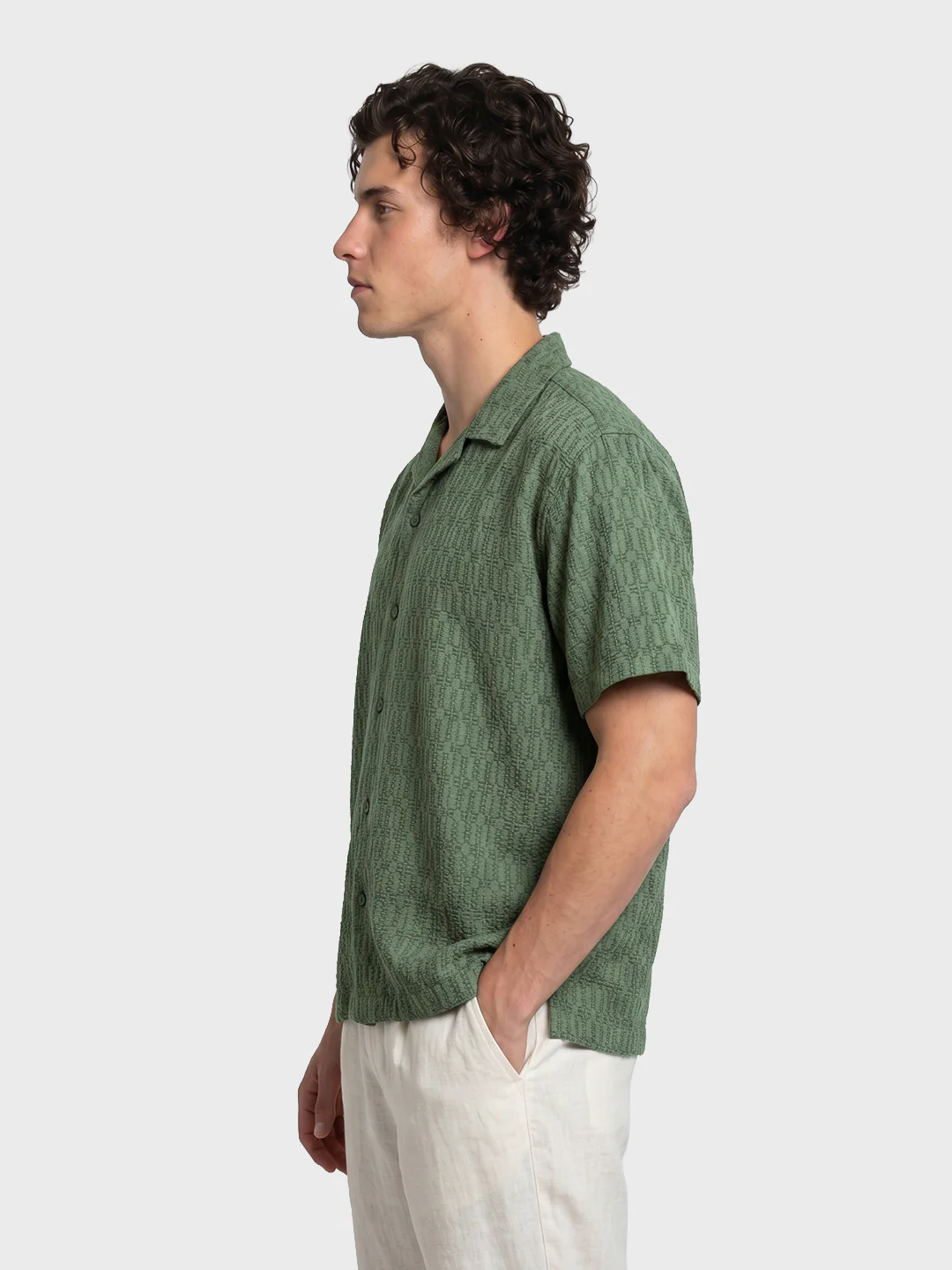 Men's Green Relaxed Fit Solid Casual Shirt - Image 4