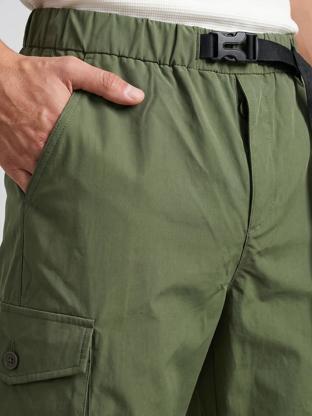 Men's Green Relaxed Fit Textured Utility Cargo - Image 4