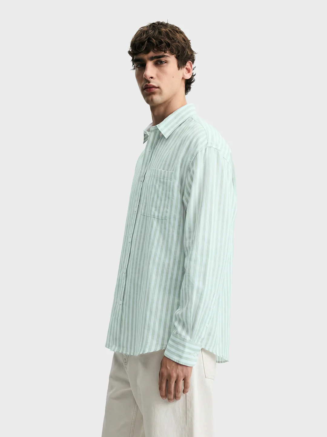 Men's Green Super Relaxed Fit Vertical Stripes Casual Shirt - Image 4