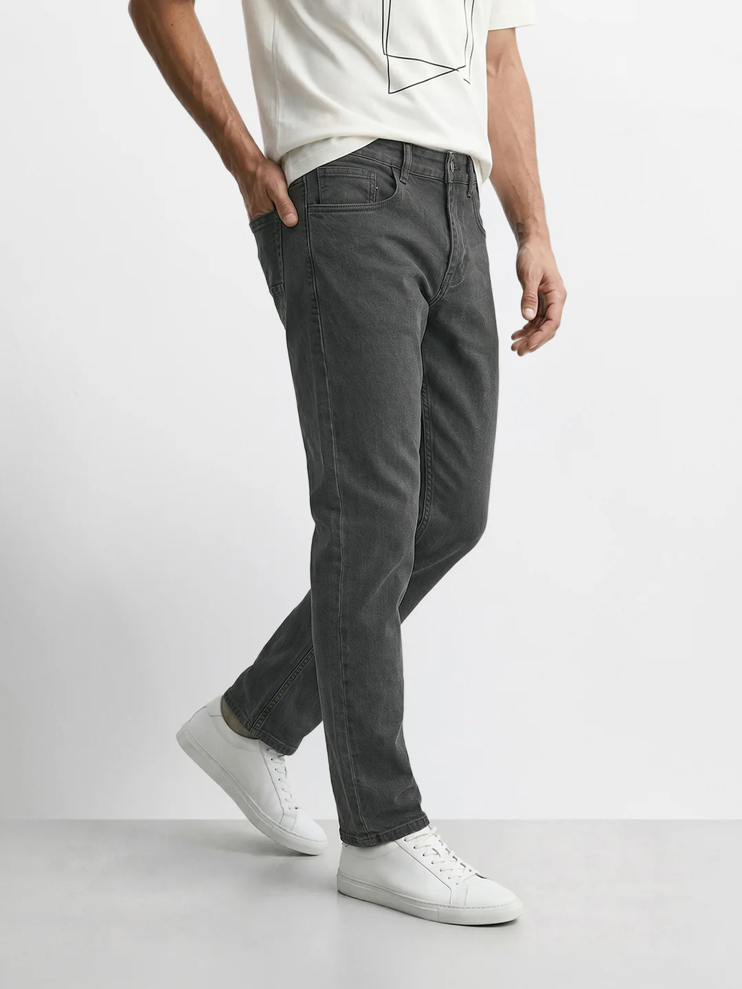 Men's Green Slim Fit Solid Casual Jeans - Image 4