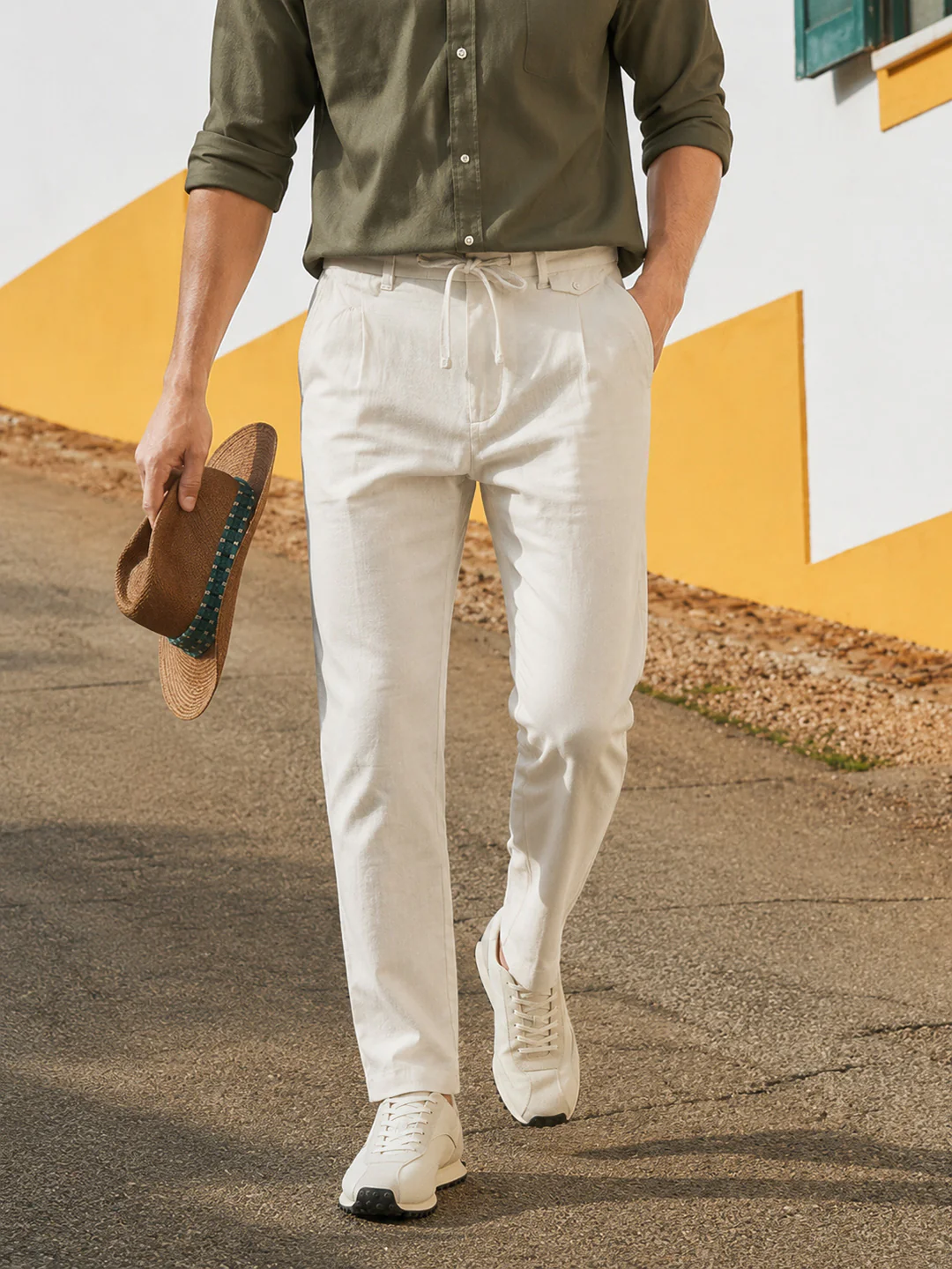 Men's Cream Regular Fit Solid Casual Trousers