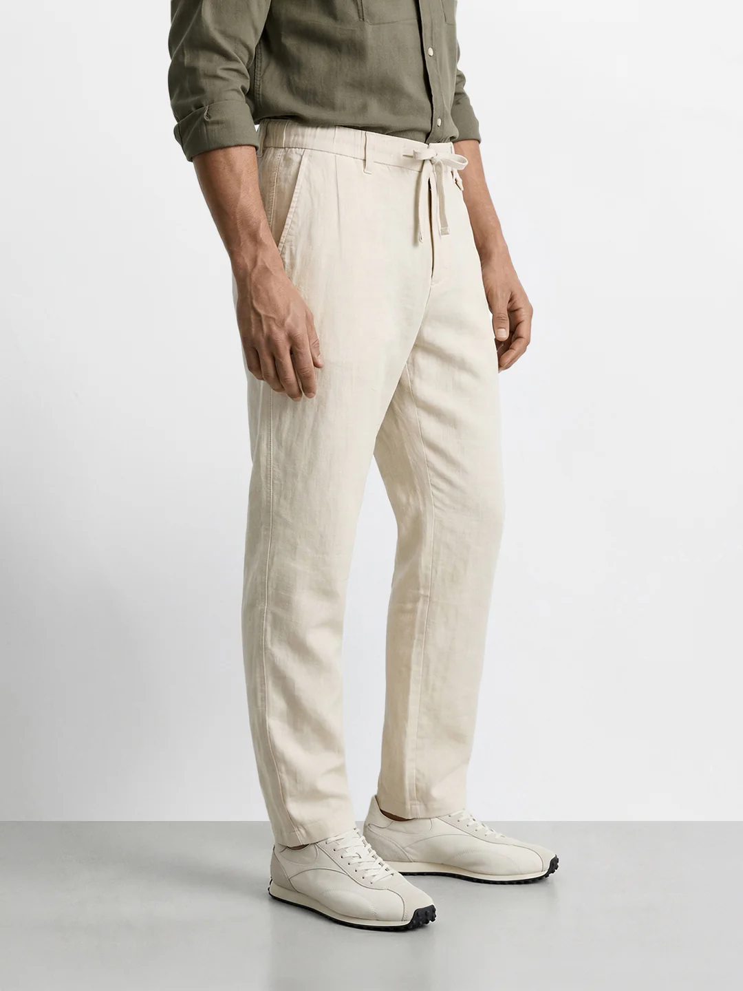 Men's Cream Regular Fit Solid Casual Trousers - Image 4