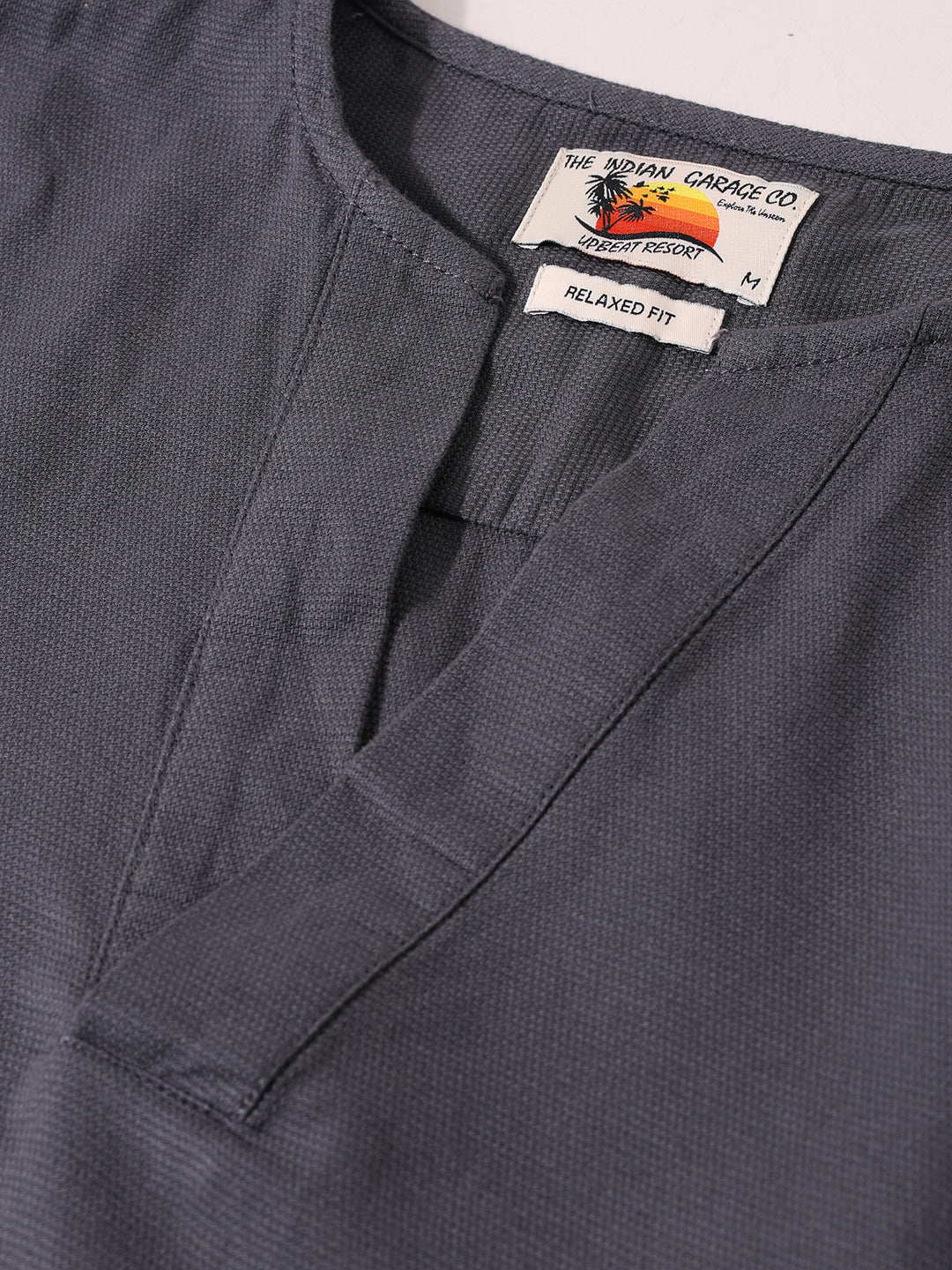 Men's Grey Relaxed Fit Solid Casual Shirt - Image 3