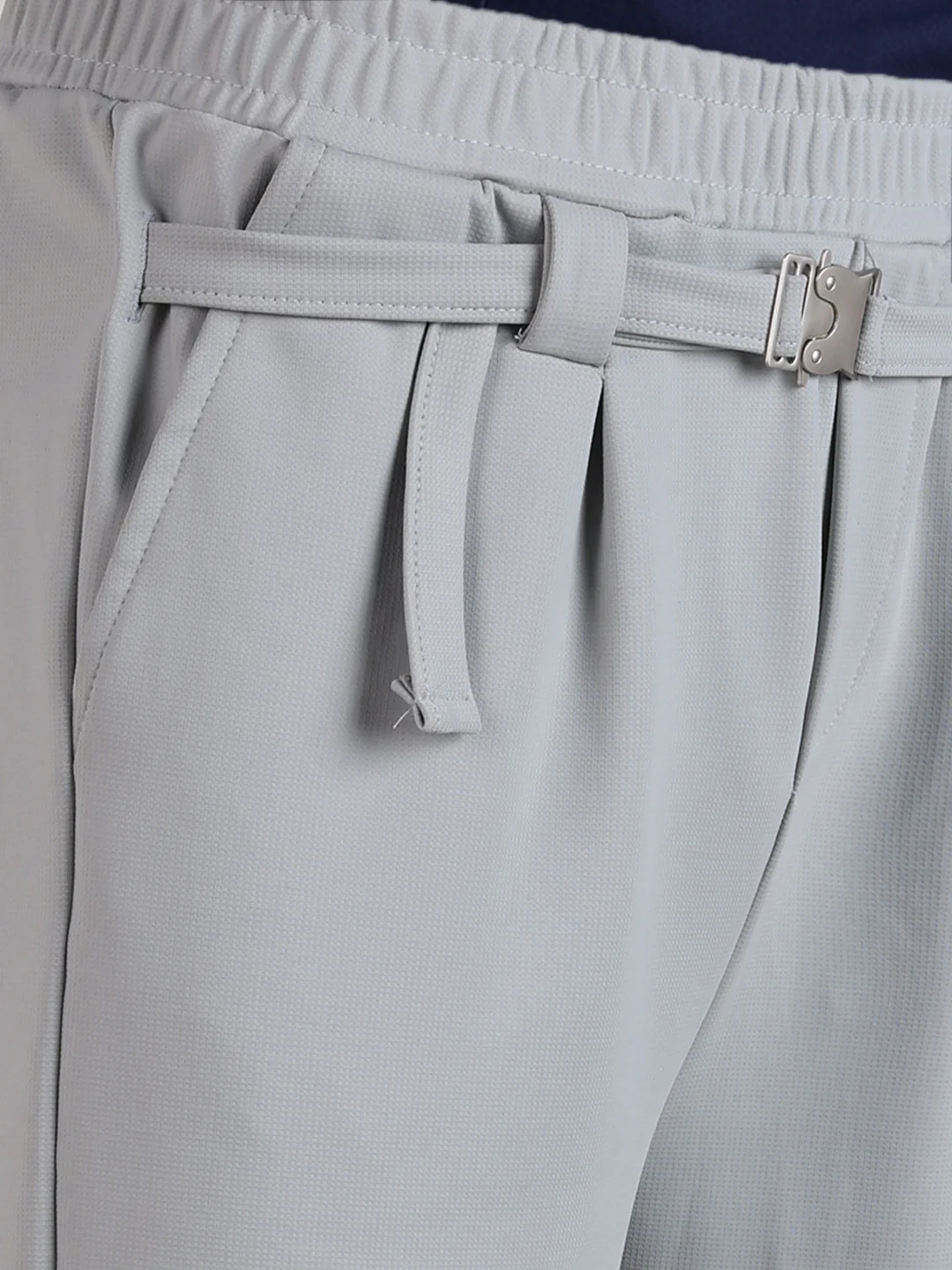 Men's Grey Relaxed Straight Fit Solid Casual Trousers - Image 3