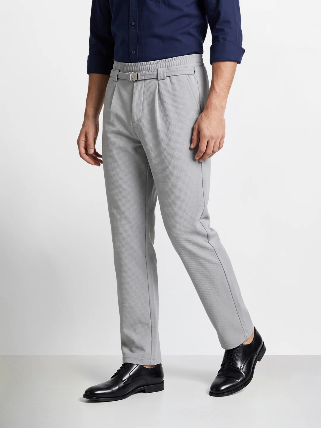 Men's Grey Relaxed Straight Fit Solid Casual Trousers - Image 4