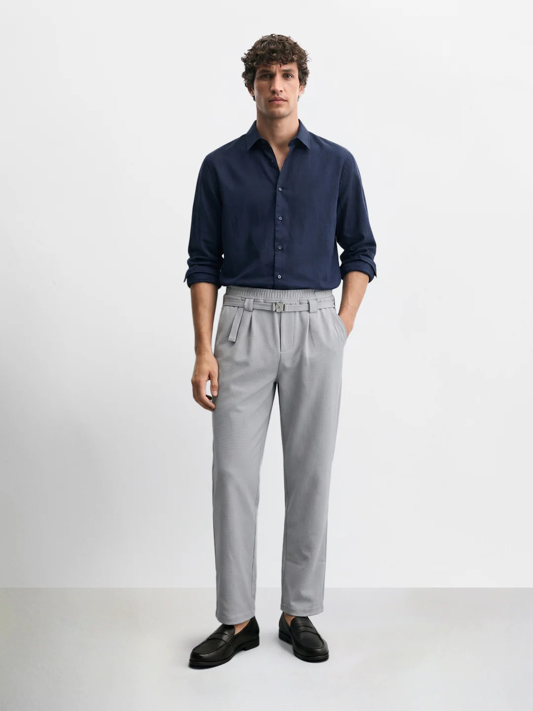 Men's Grey Relaxed Straight Fit Solid Casual Trousers - Image 6