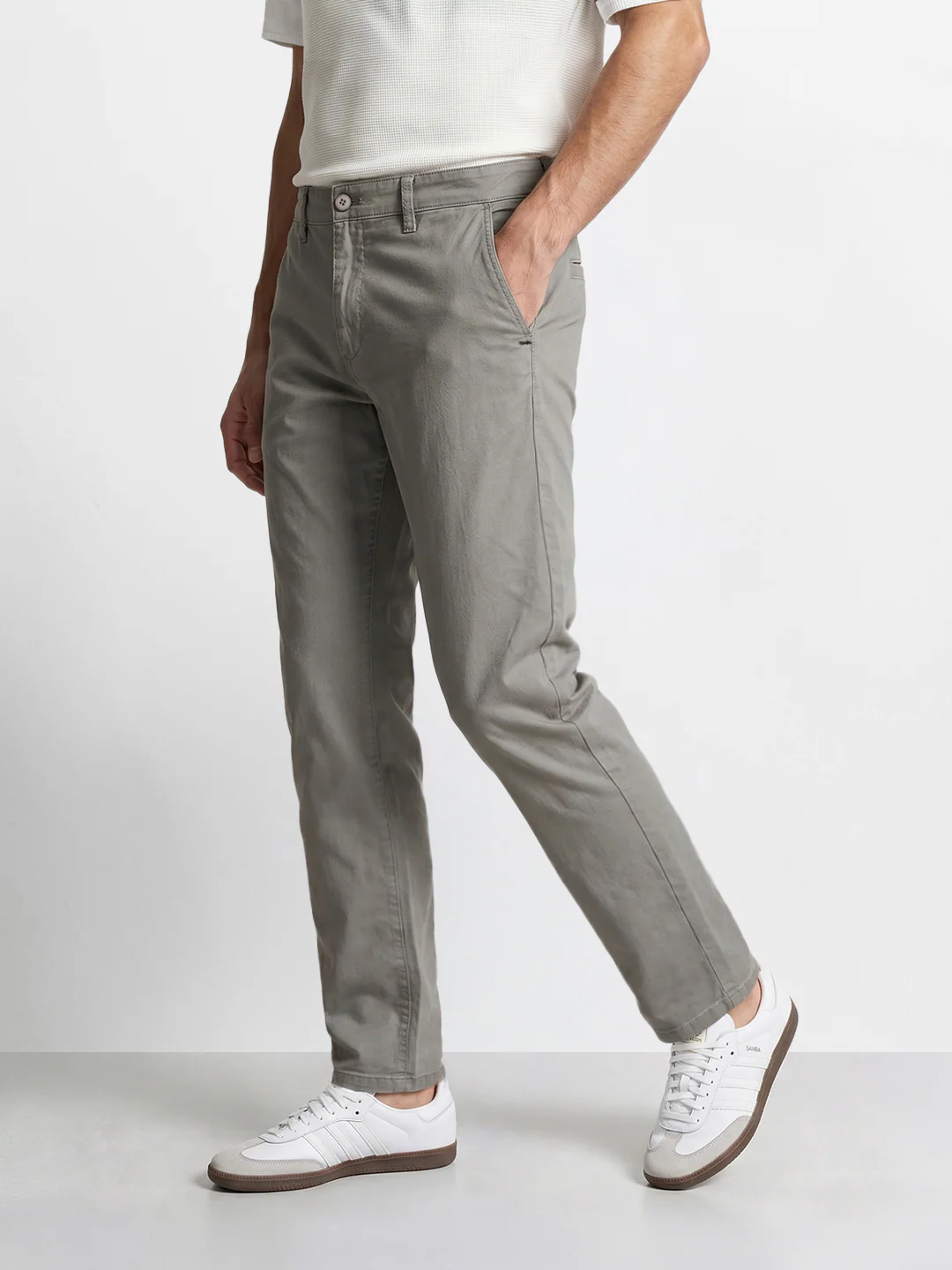 Men's Grey Slim Fit Solid Casual Chino - Image 4