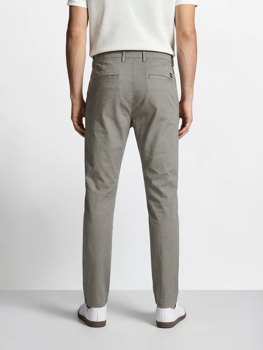 Men's Grey Slim Fit Solid Casual Chinos - Image 5