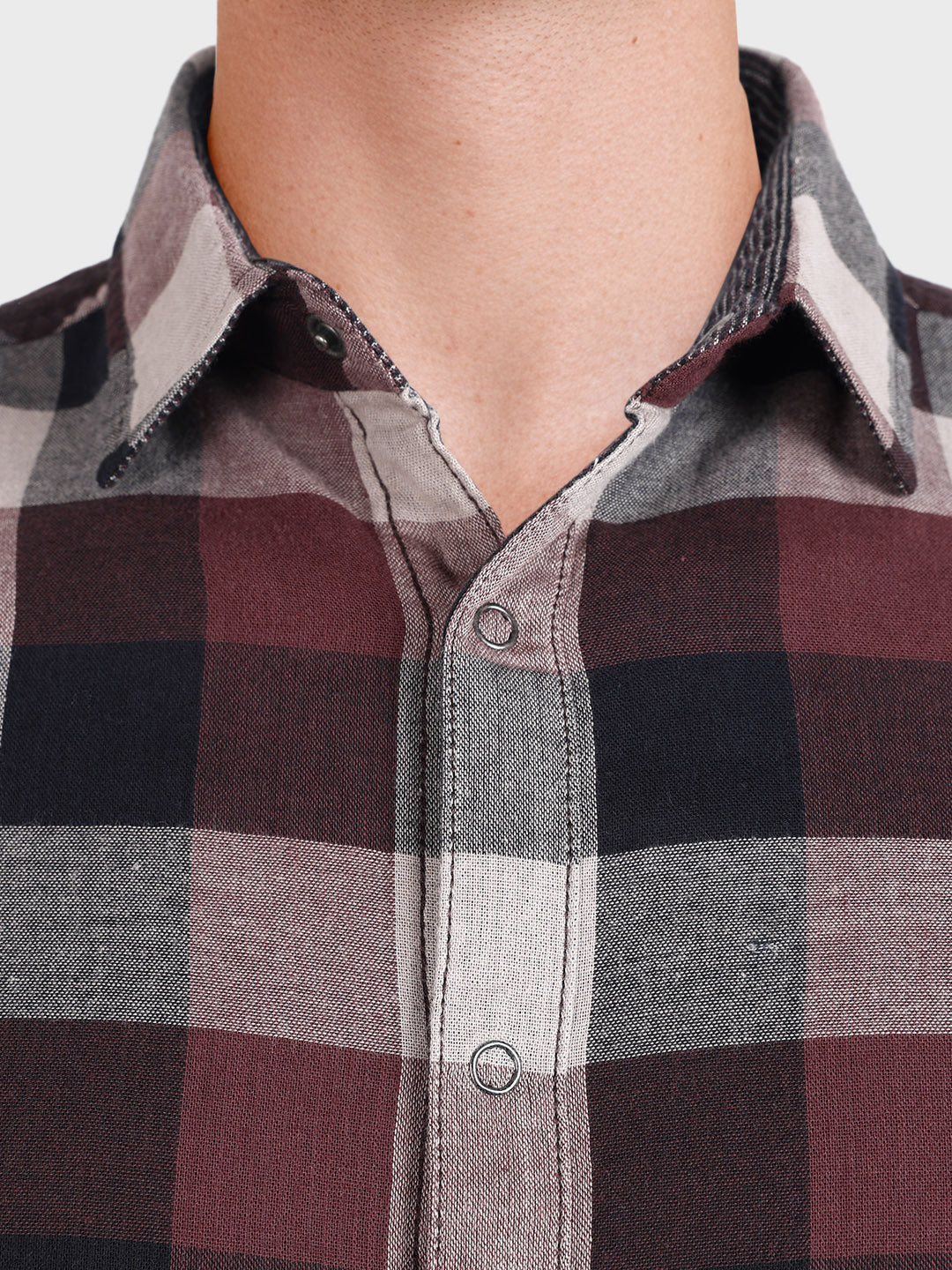 Men's Maroon Slim Fit Checkered Casual Shirt - Image 3