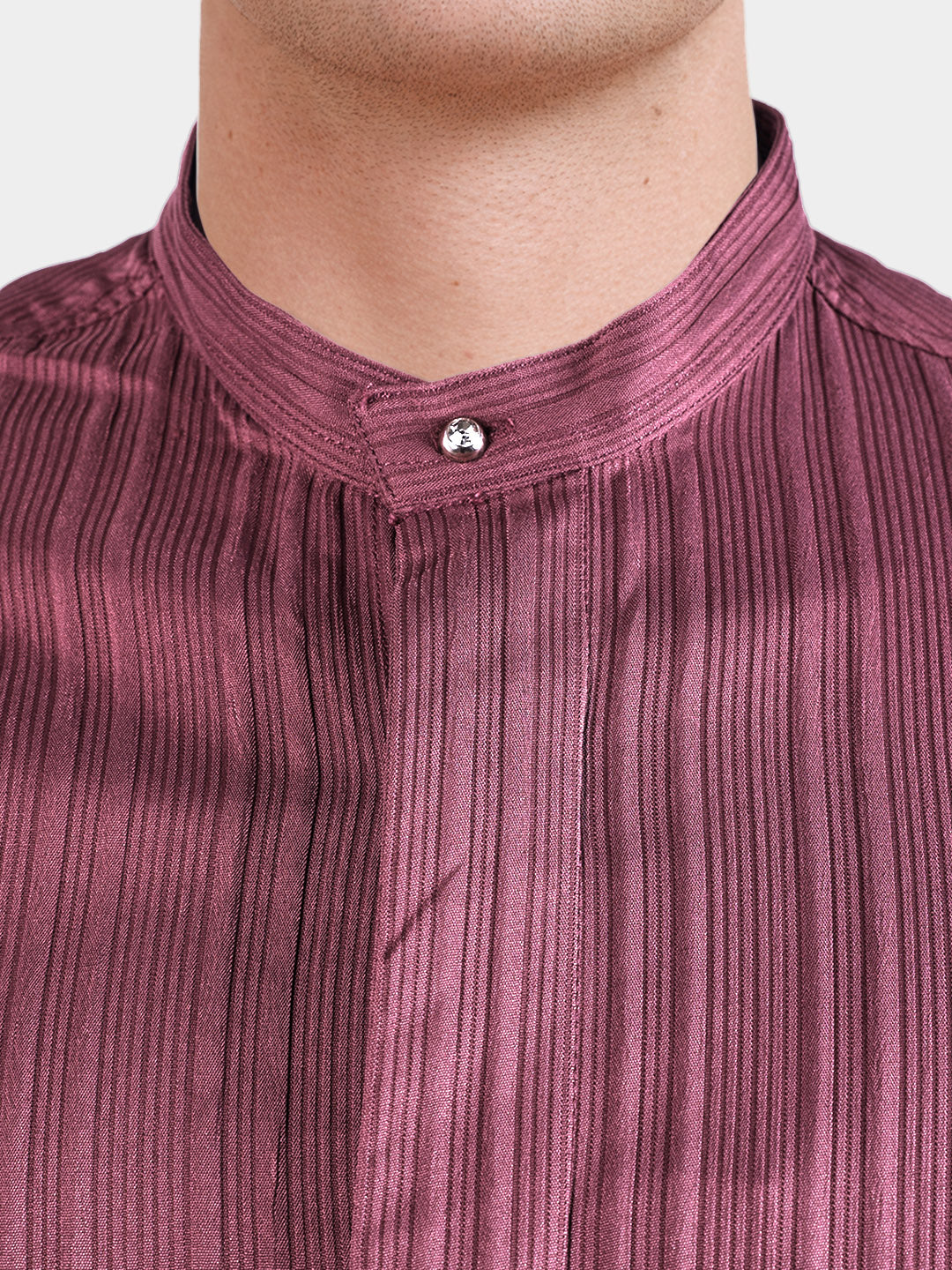 Men's Maroon Slim Fit Solid Casual Shirt - Image 3