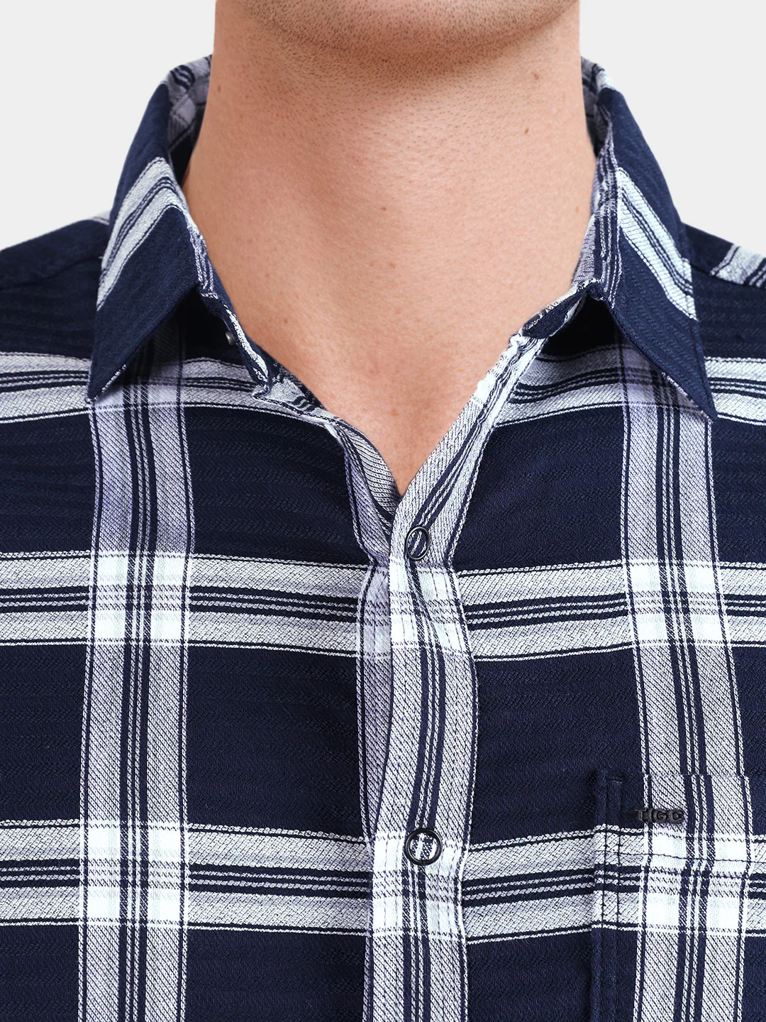 Men's Navy Blue Slim Fit Checkered Casual Shirt - Image 3