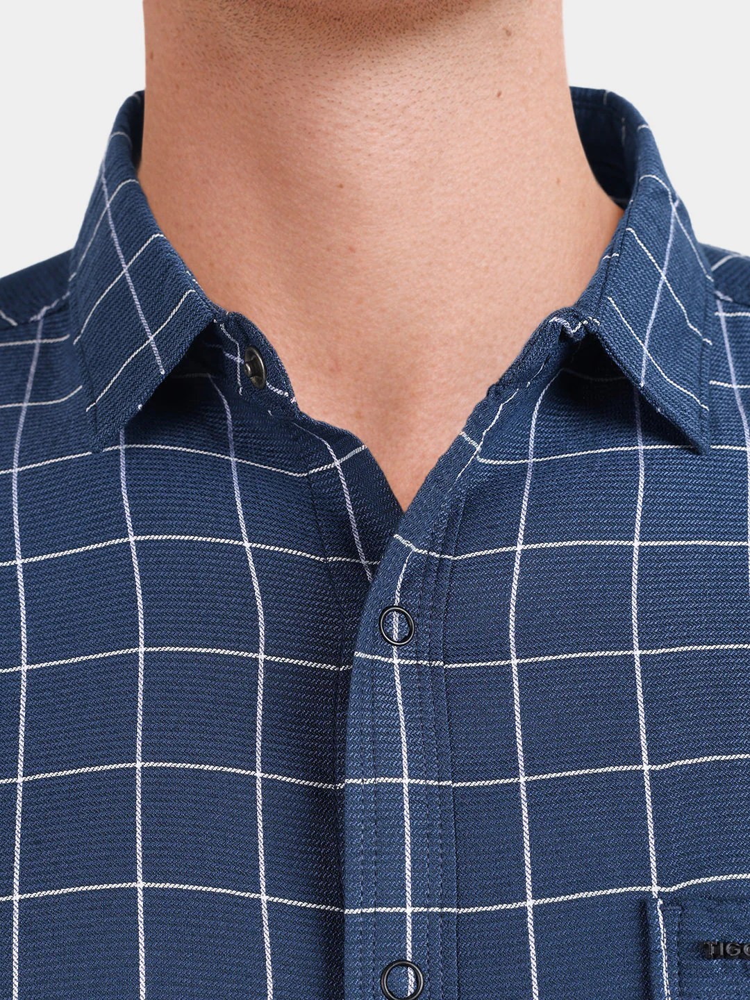 Men's Navy Blue Slim Fit Checkered Casual Shirt - Image 3