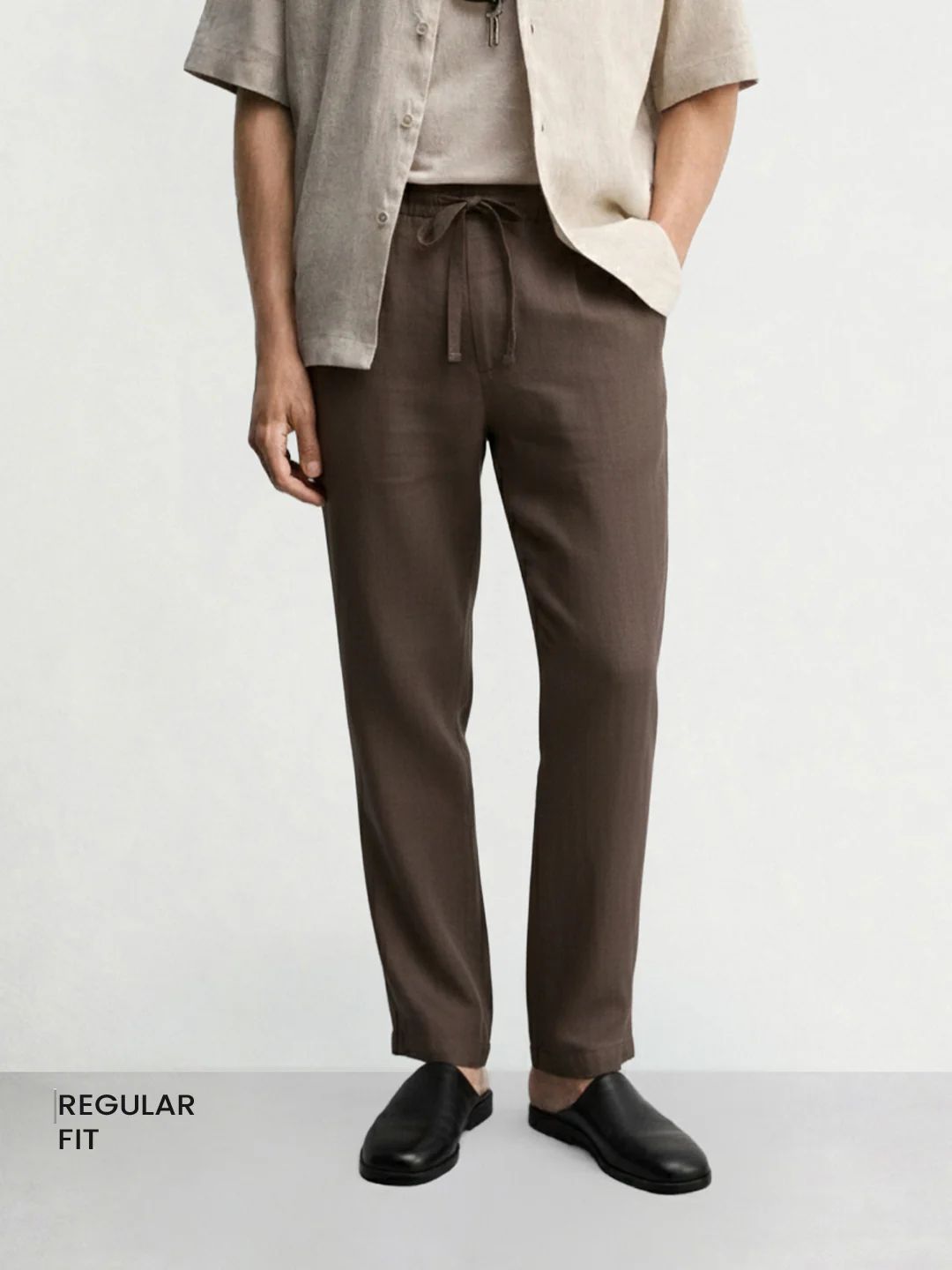 Men's Olive Regular Fit Solid Casual Trousers