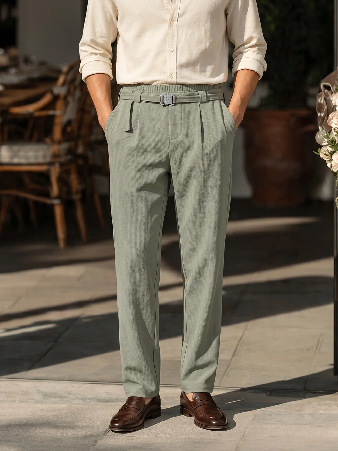 Men's Olive Relaxed Staright Fit Solid Casual Trousers