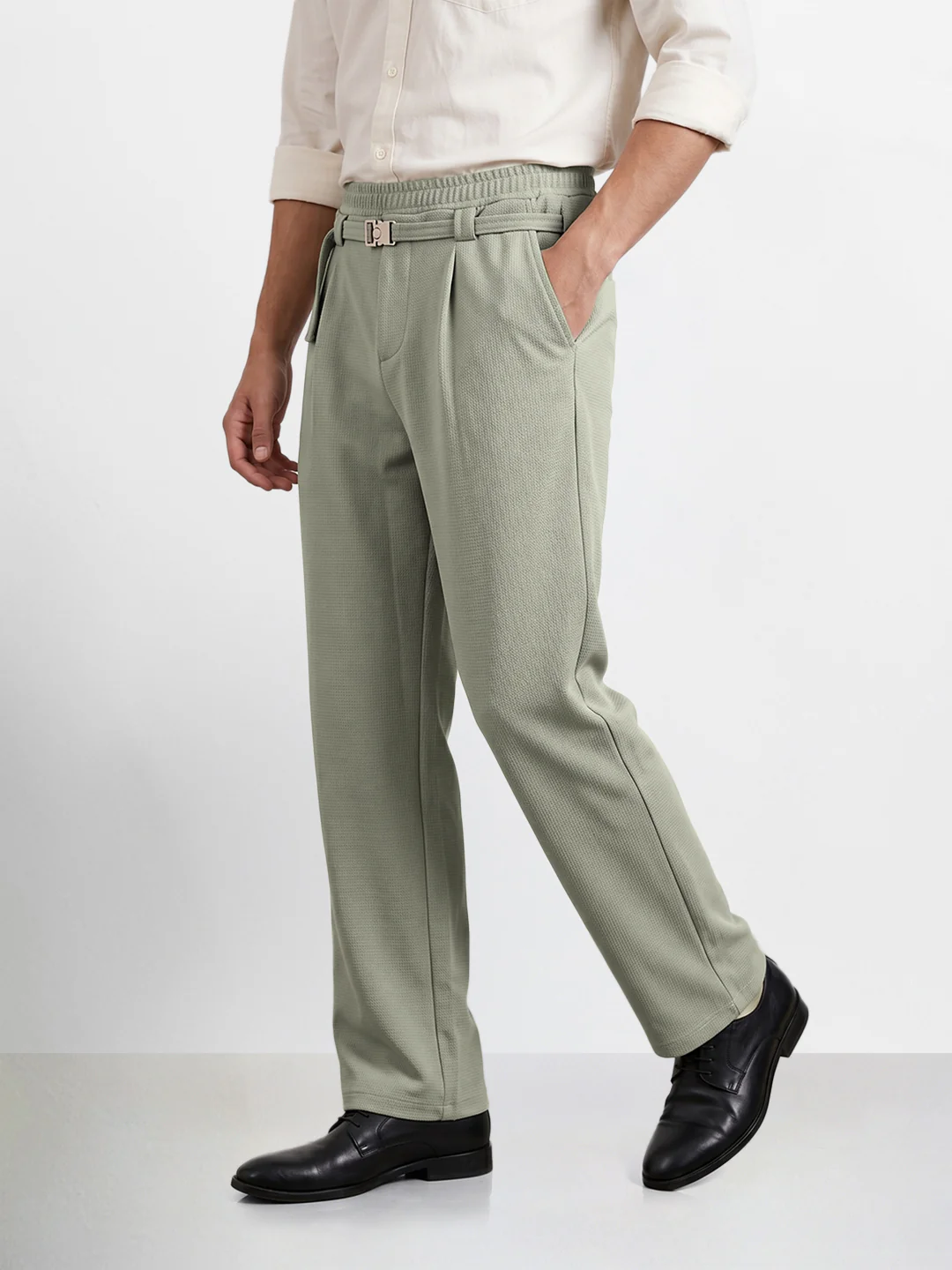 Men's Olive Relaxed Staright Fit Solid Casual Trousers - Image 4