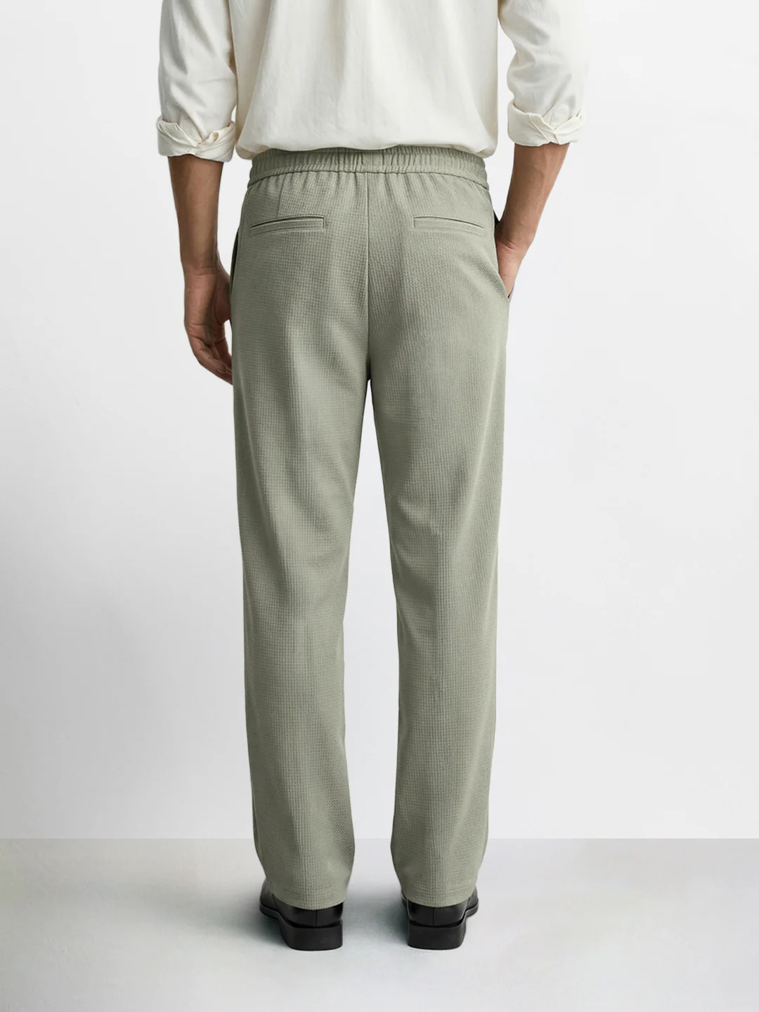 Men's Olive Relaxed Staright Fit Solid Casual Trousers - Image 5