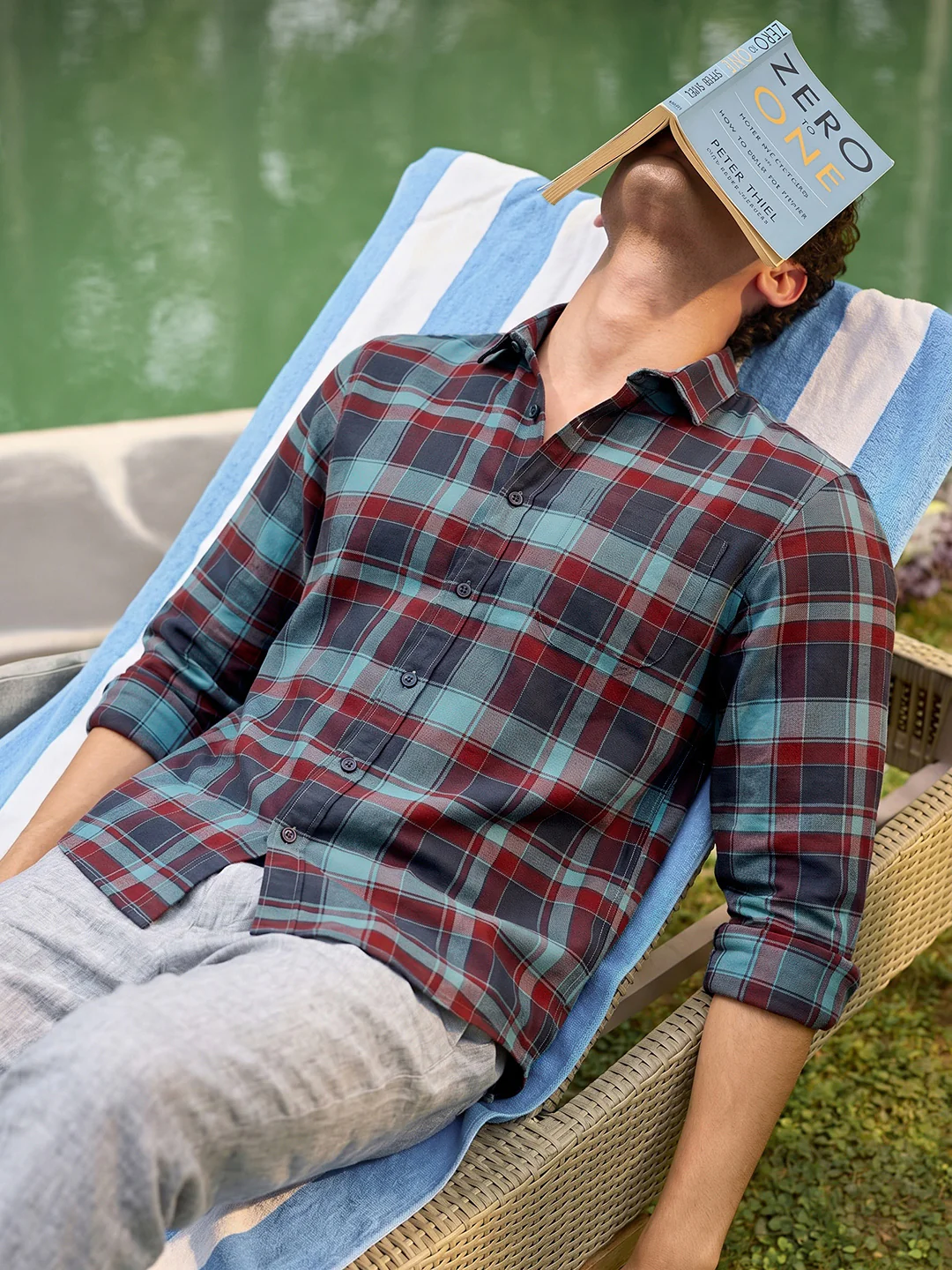 Men's Red Regular Fit Checkered Casual Shirt