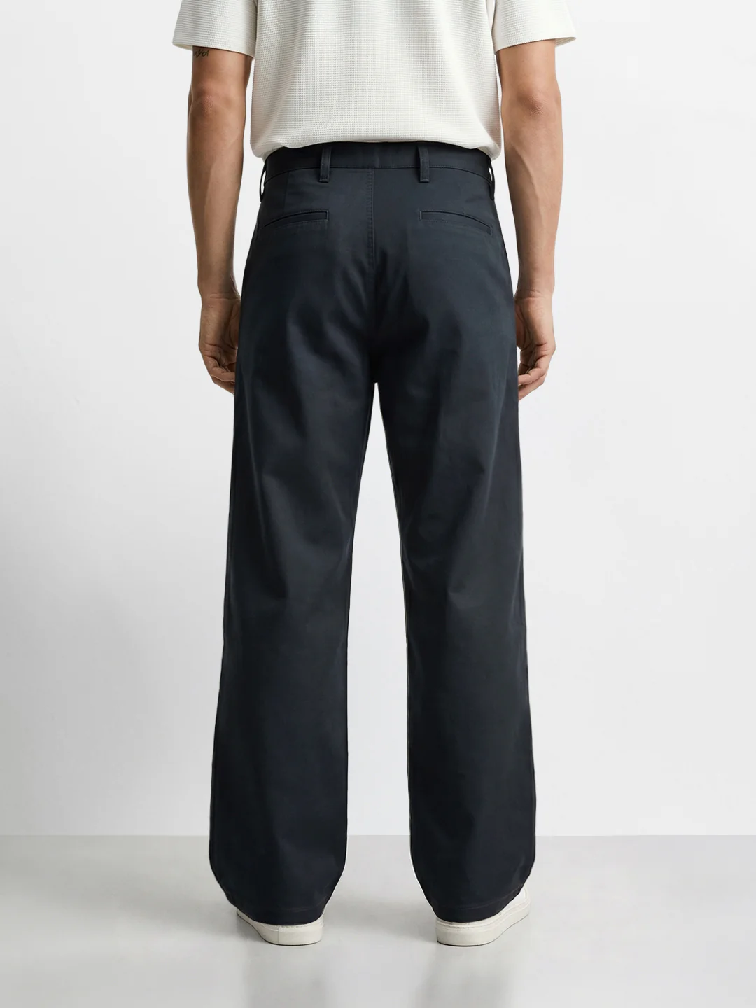 Men's Grey Baggy Fit Solid Utility Trousers - Image 5